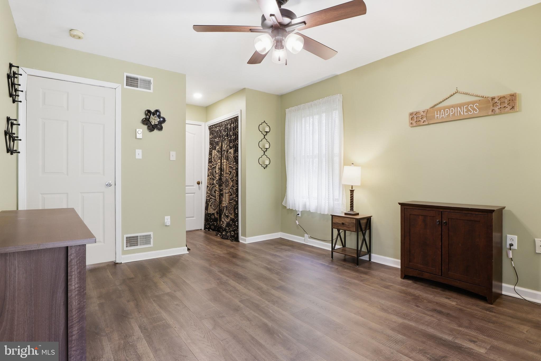 LAKE HERITAGE - Residential