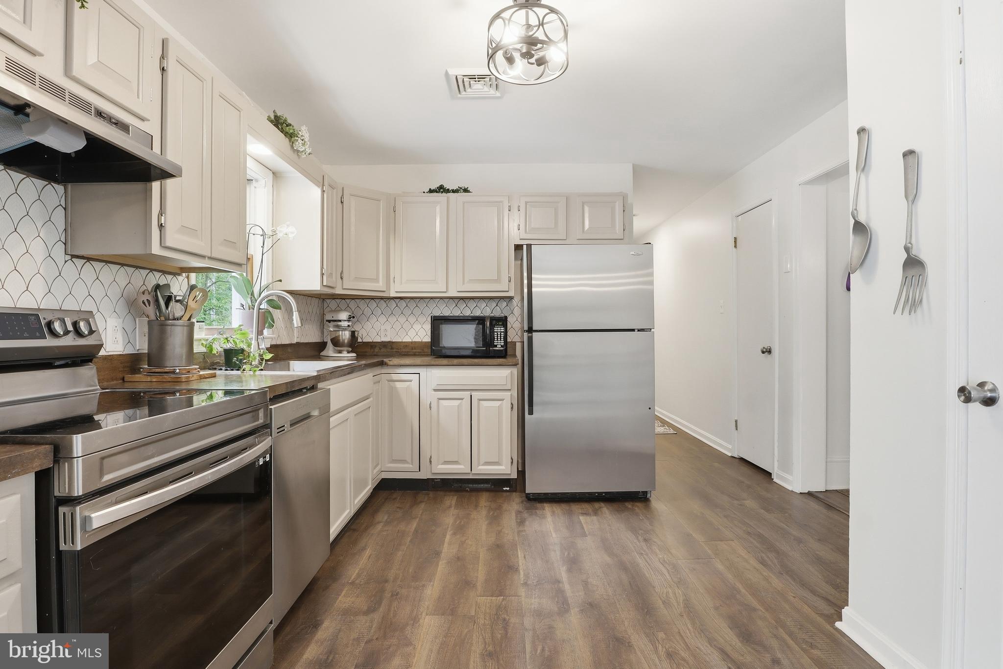 LAKE HERITAGE - Residential