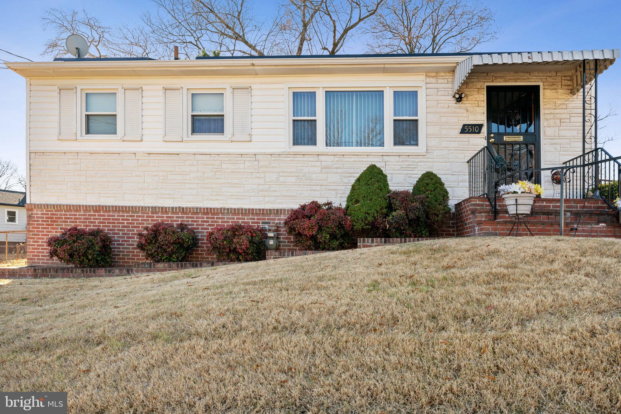 WHITFIELD KNOLLS - Residential