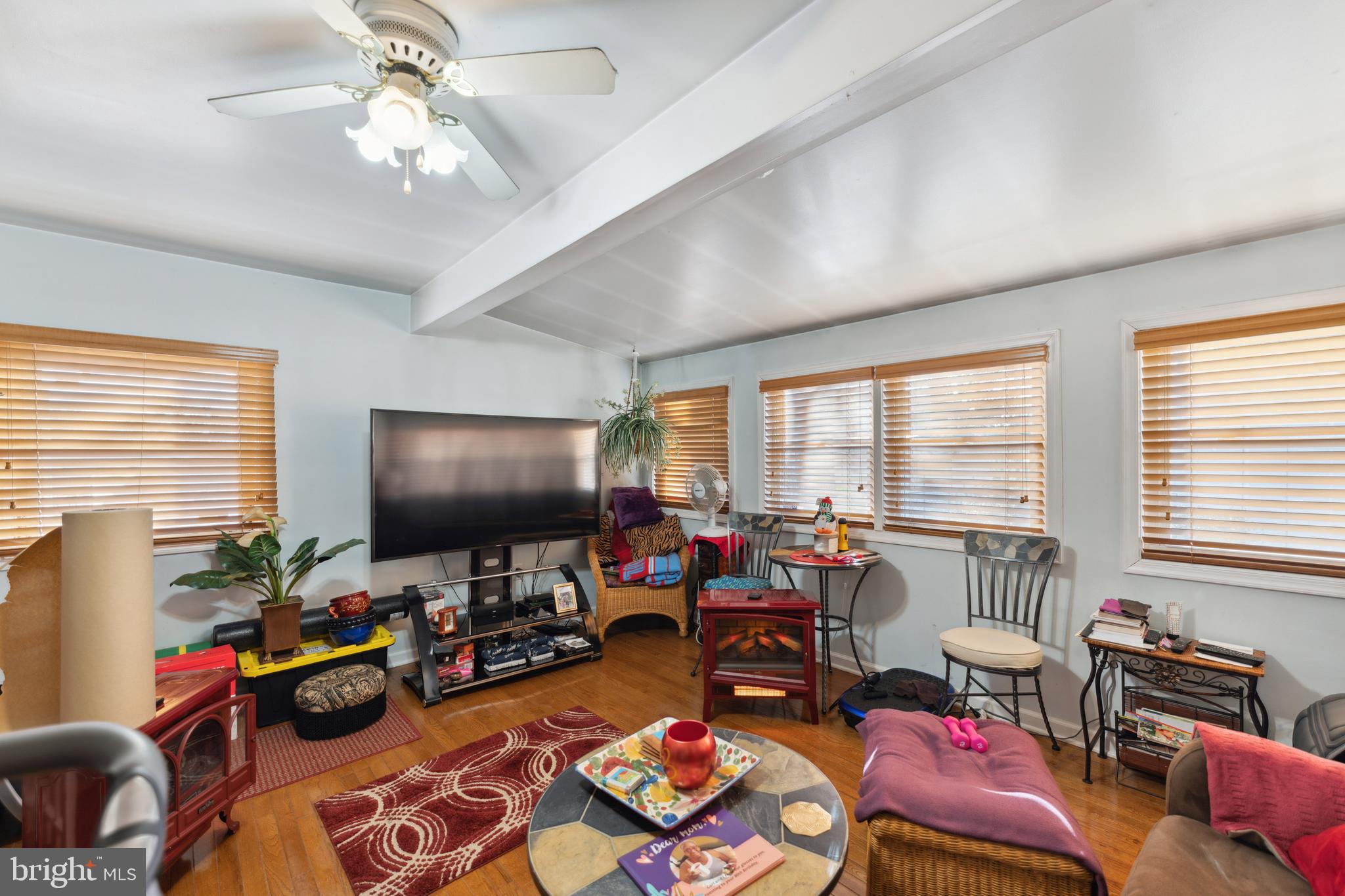 WHITFIELD KNOLLS - Residential