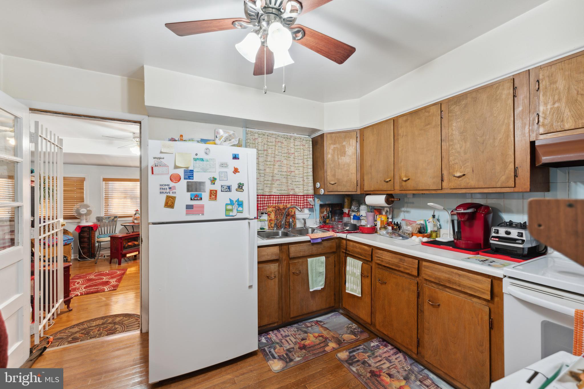 WHITFIELD KNOLLS - Residential