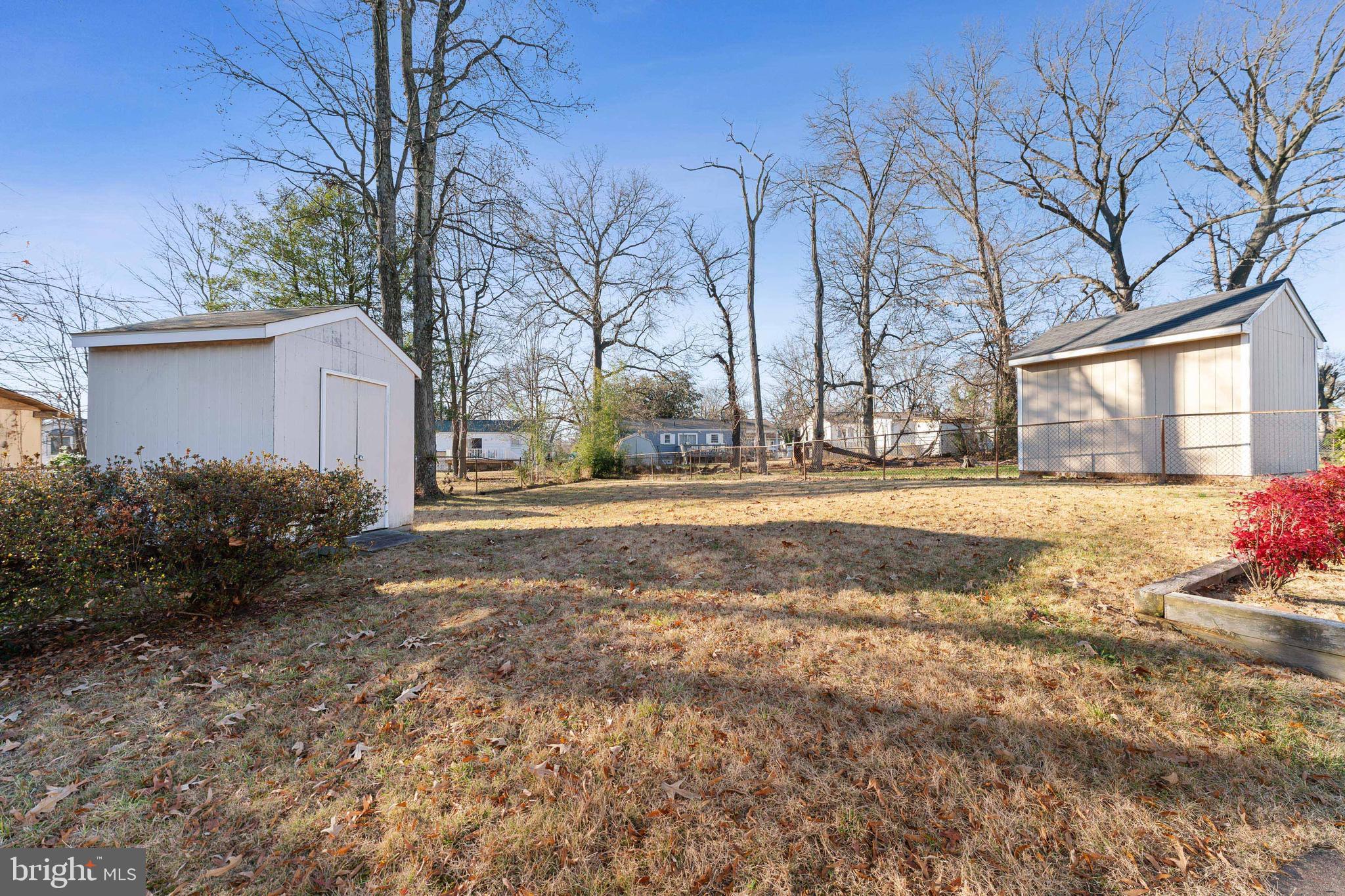 WHITFIELD KNOLLS - Residential