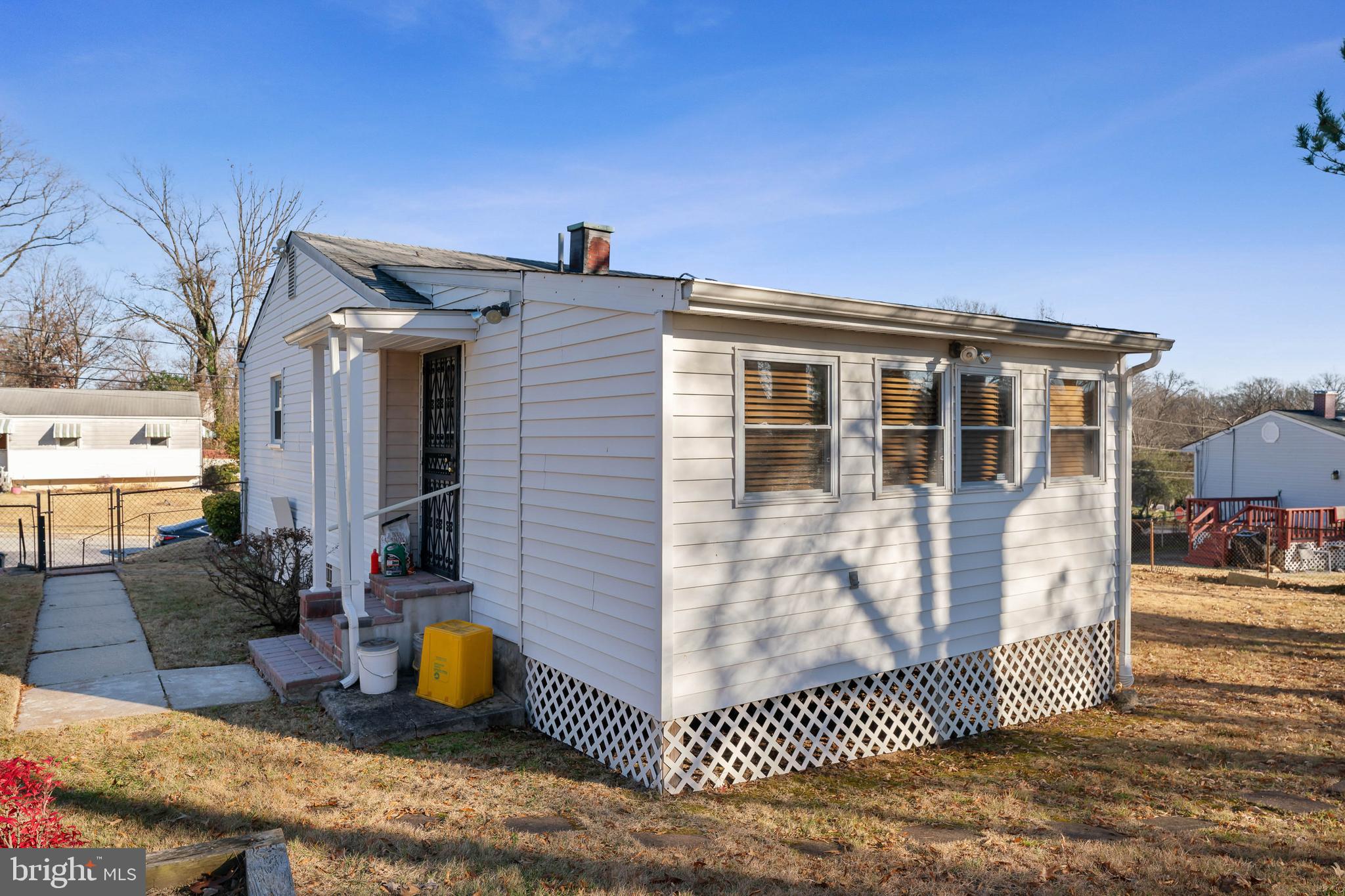 WHITFIELD KNOLLS - Residential