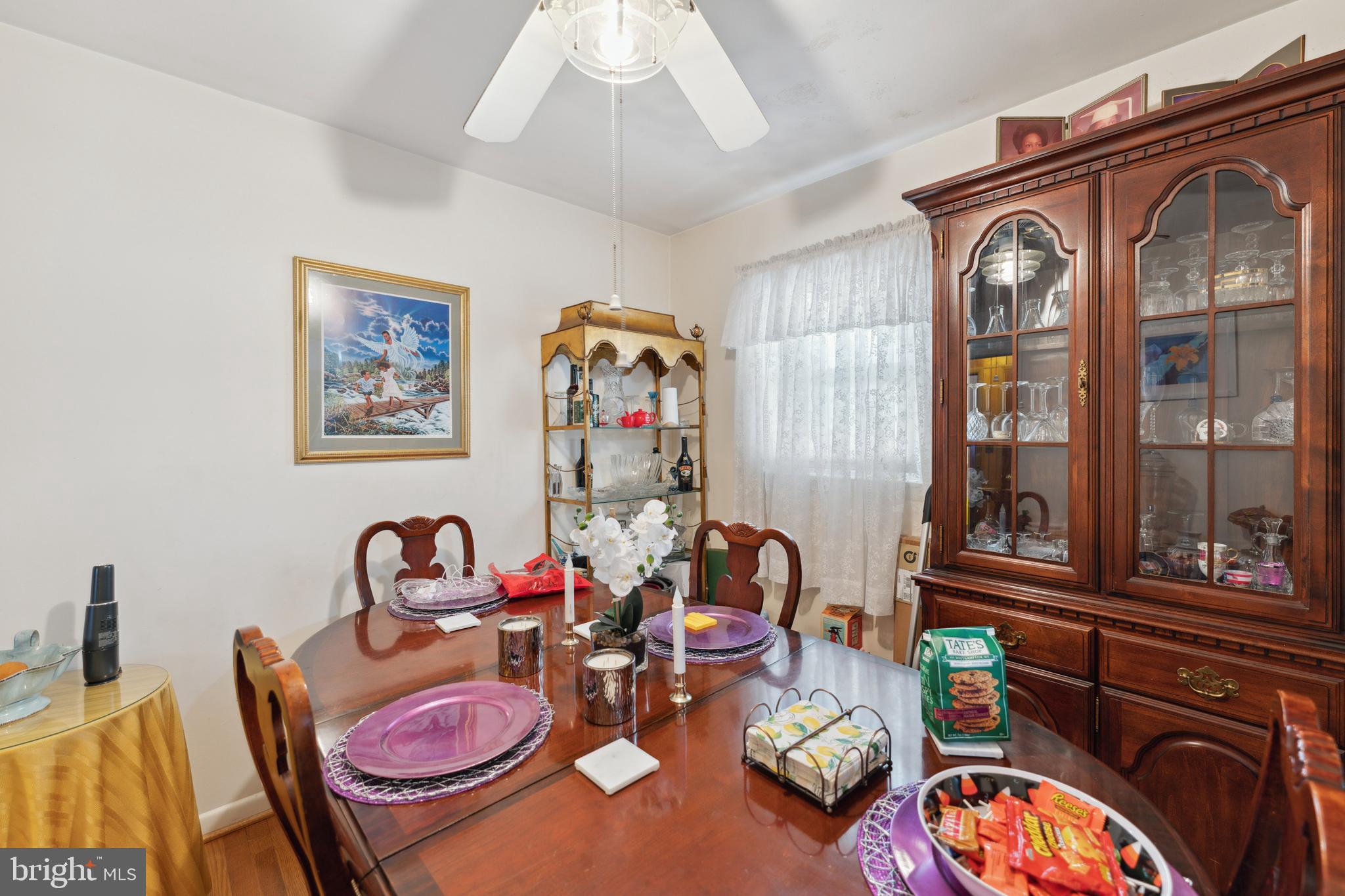 WHITFIELD KNOLLS - Residential