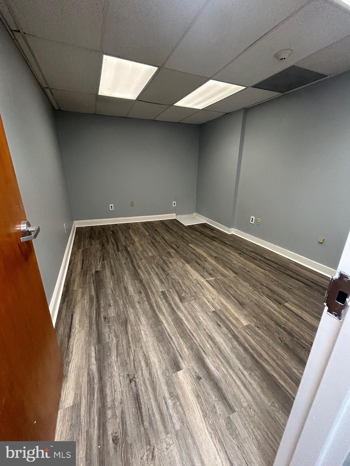 GLENSIDE - Commercial Lease