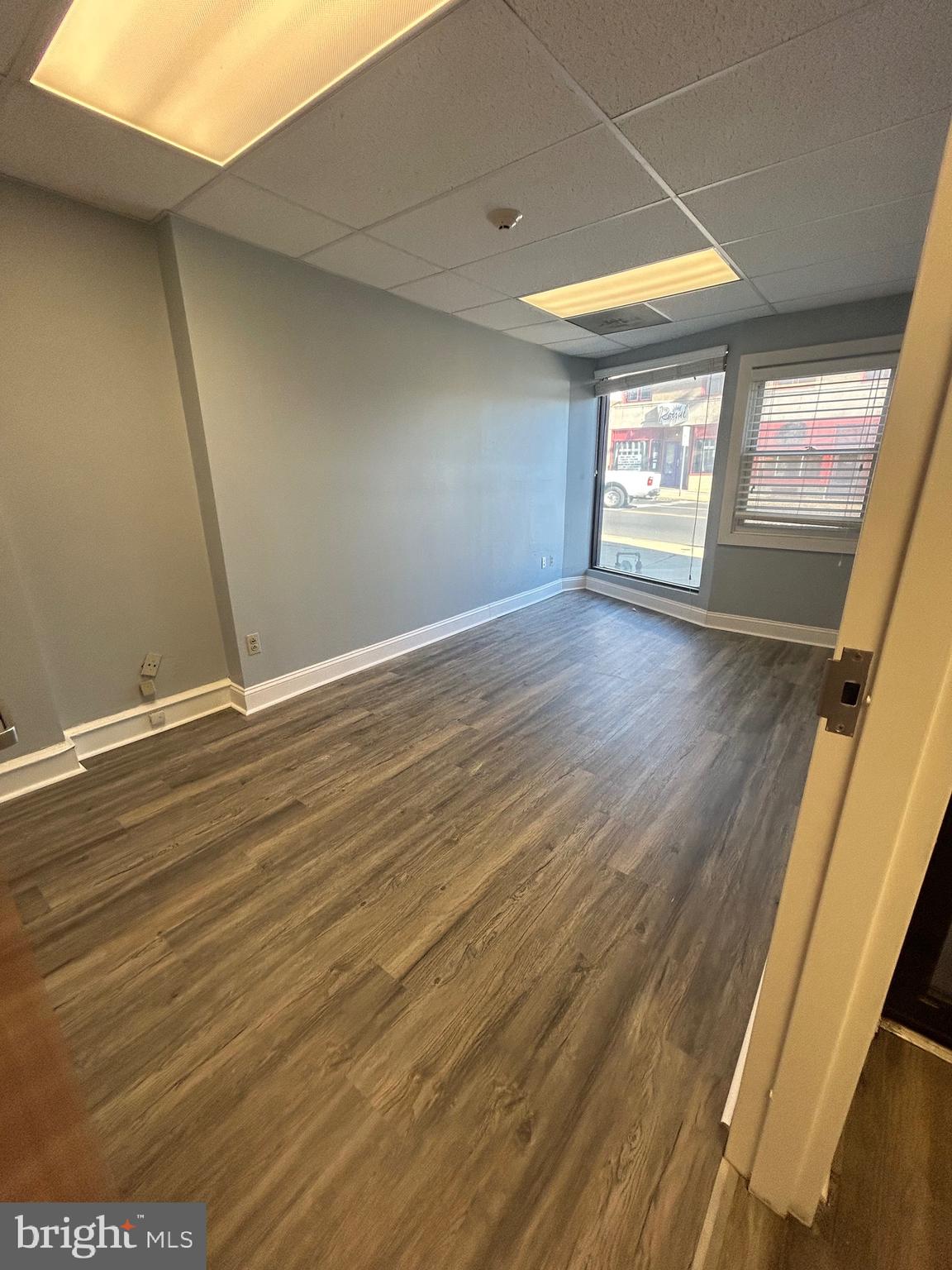 GLENSIDE - Commercial Lease