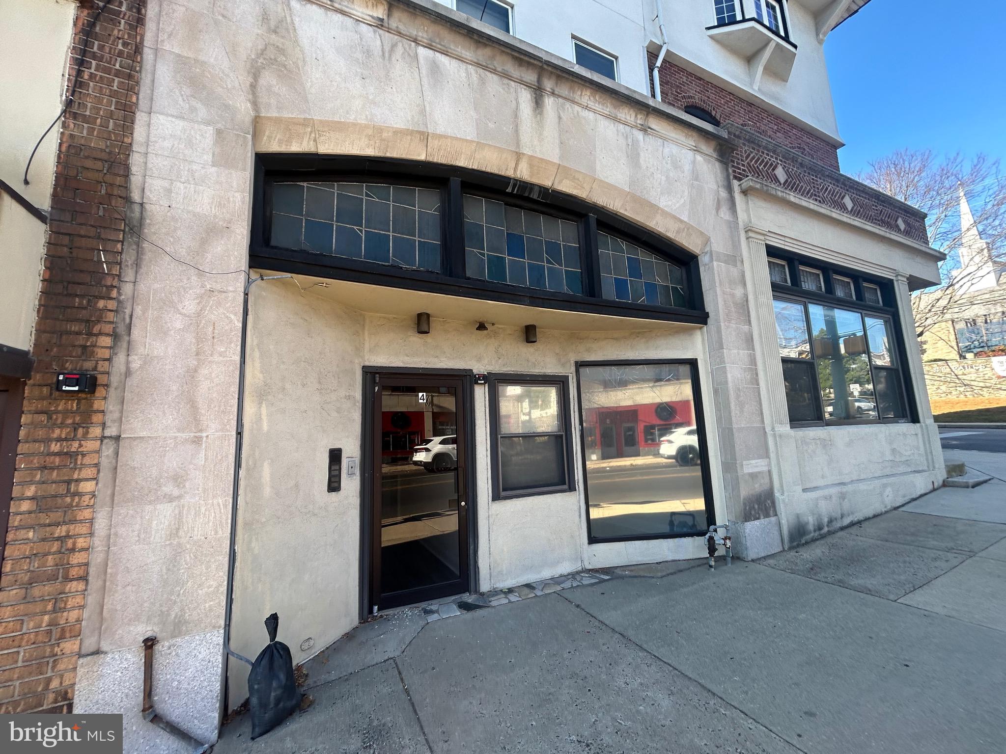 GLENSIDE - Commercial Lease