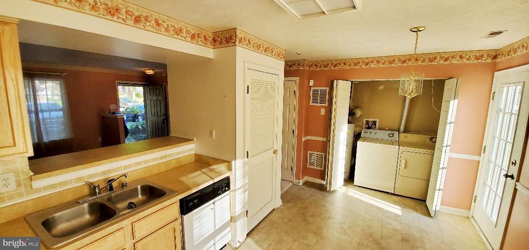 BARKLEY WOODS - Residential Lease