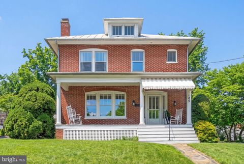 Homes For Sale - 129 Luray Avenue<br/> Warren County, FRONT ROYAL, VA 22630