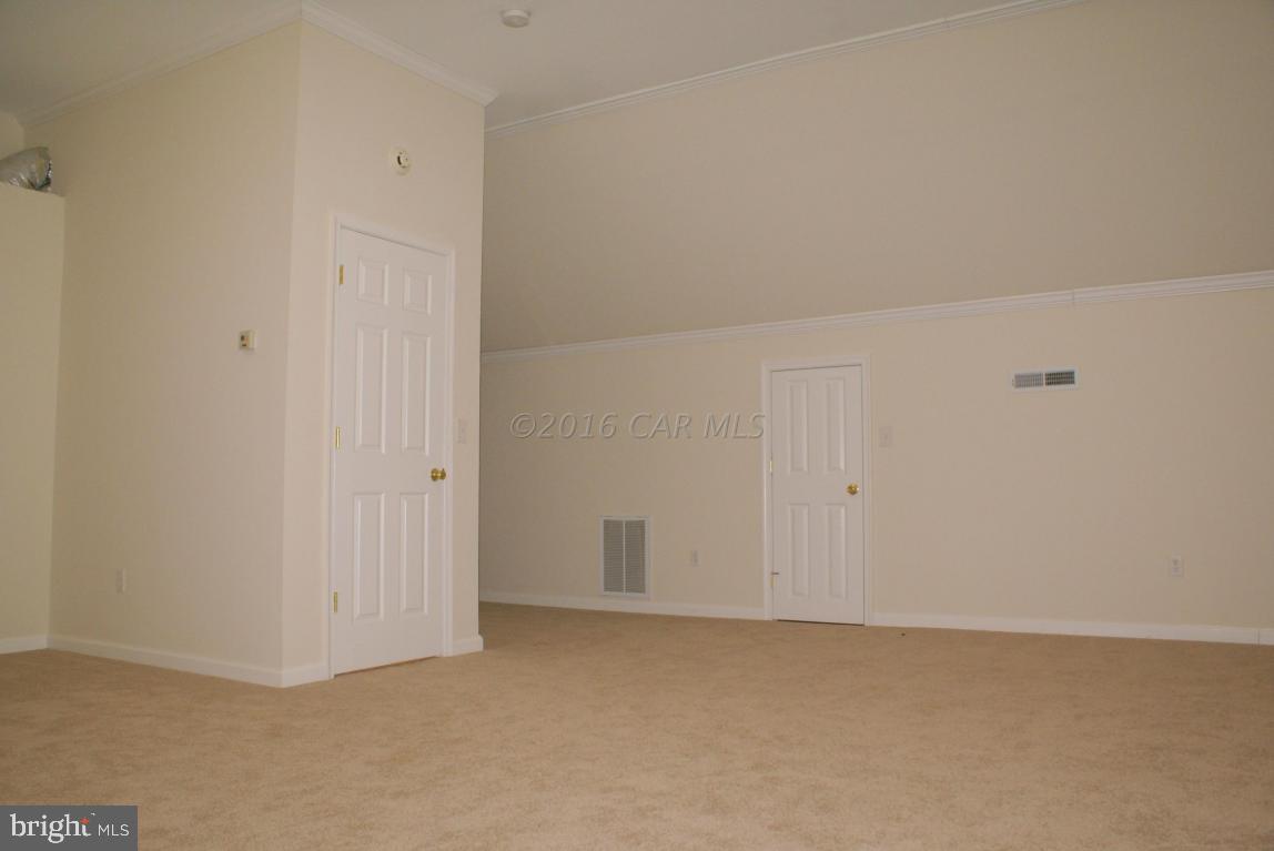 EQUESTRIAN ACRES - Residential