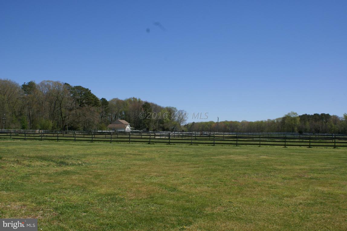 EQUESTRIAN ACRES - Residential
