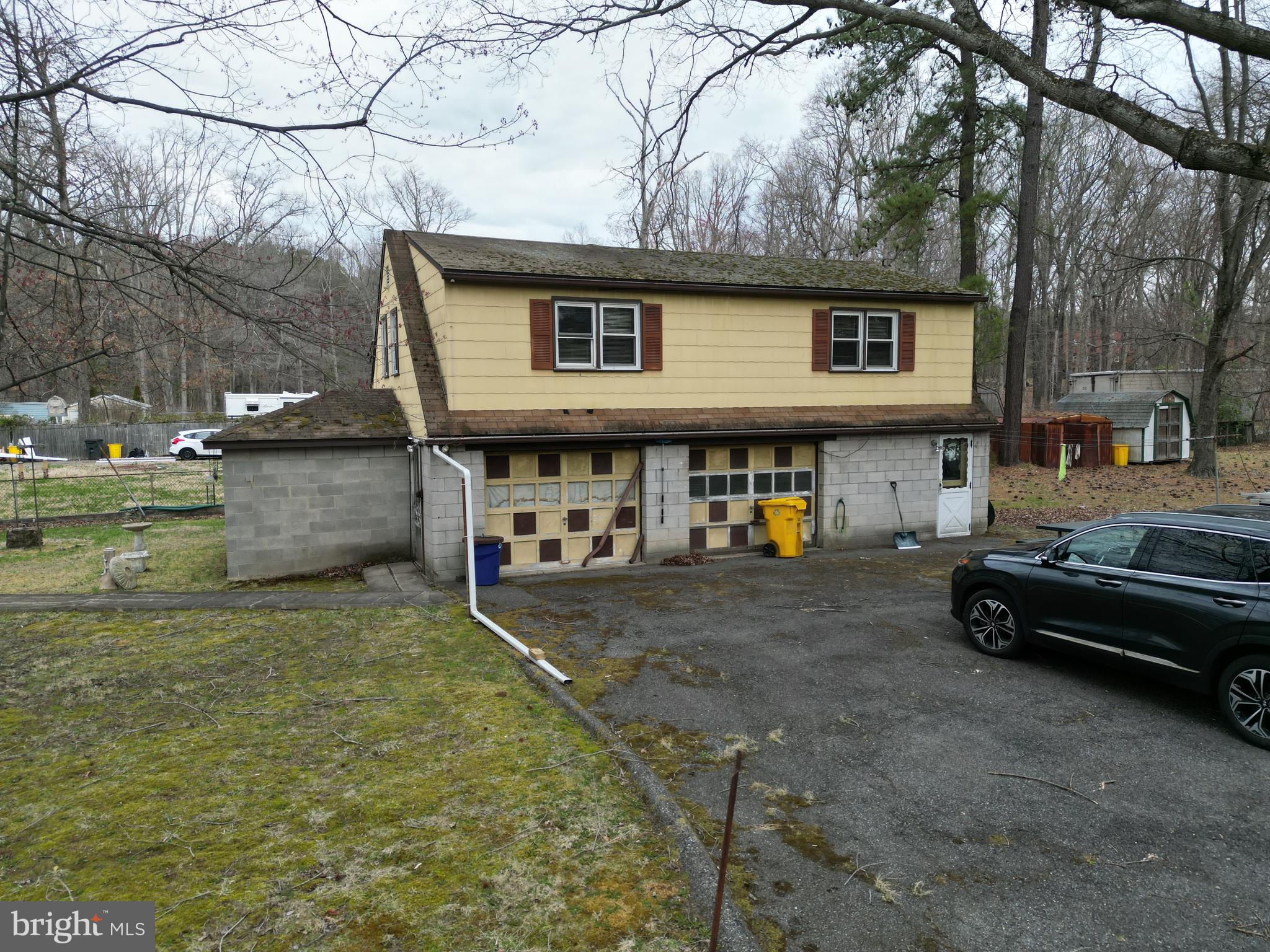 LAKE SHORE - Residential