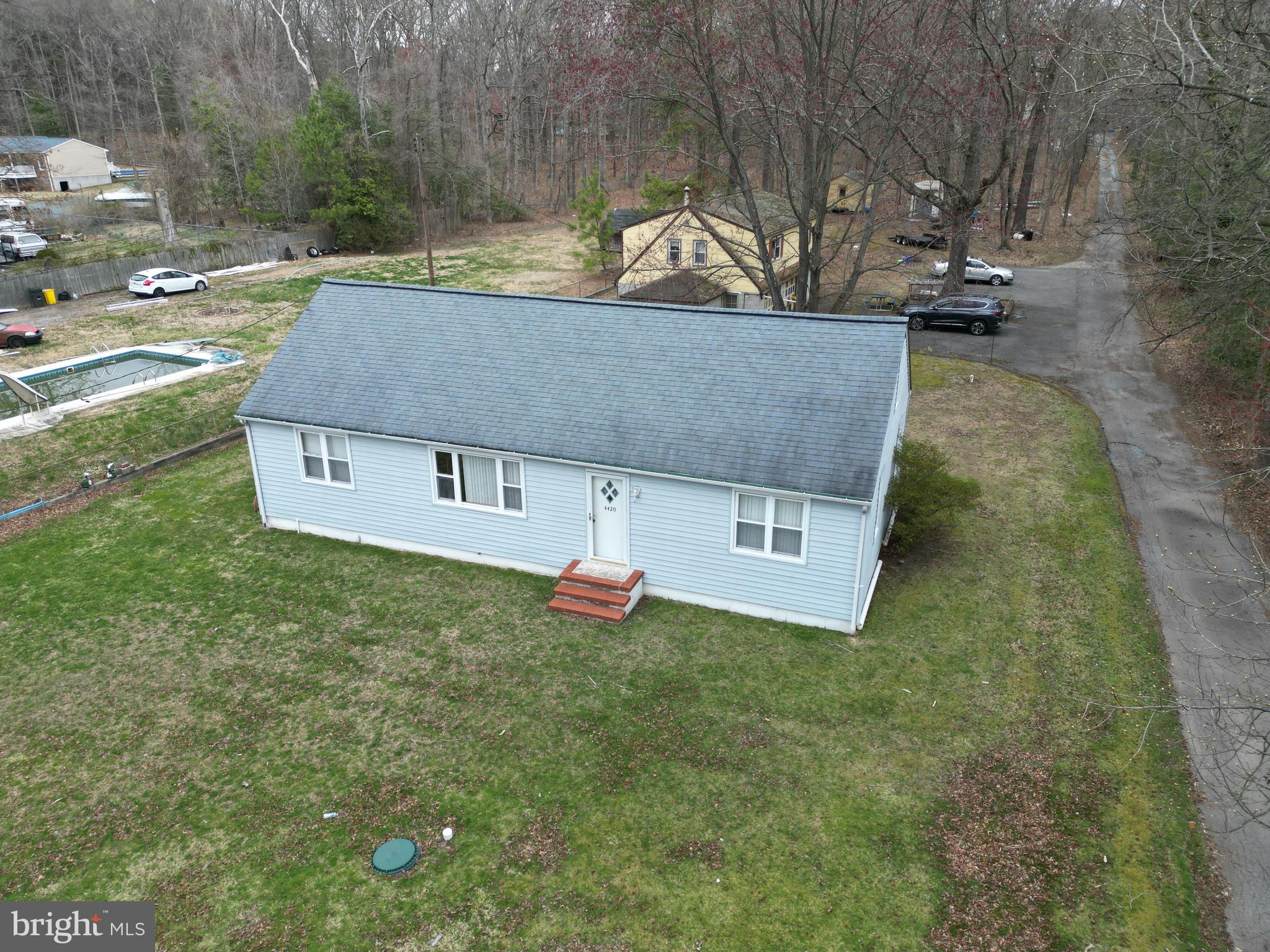 LAKE SHORE - Residential