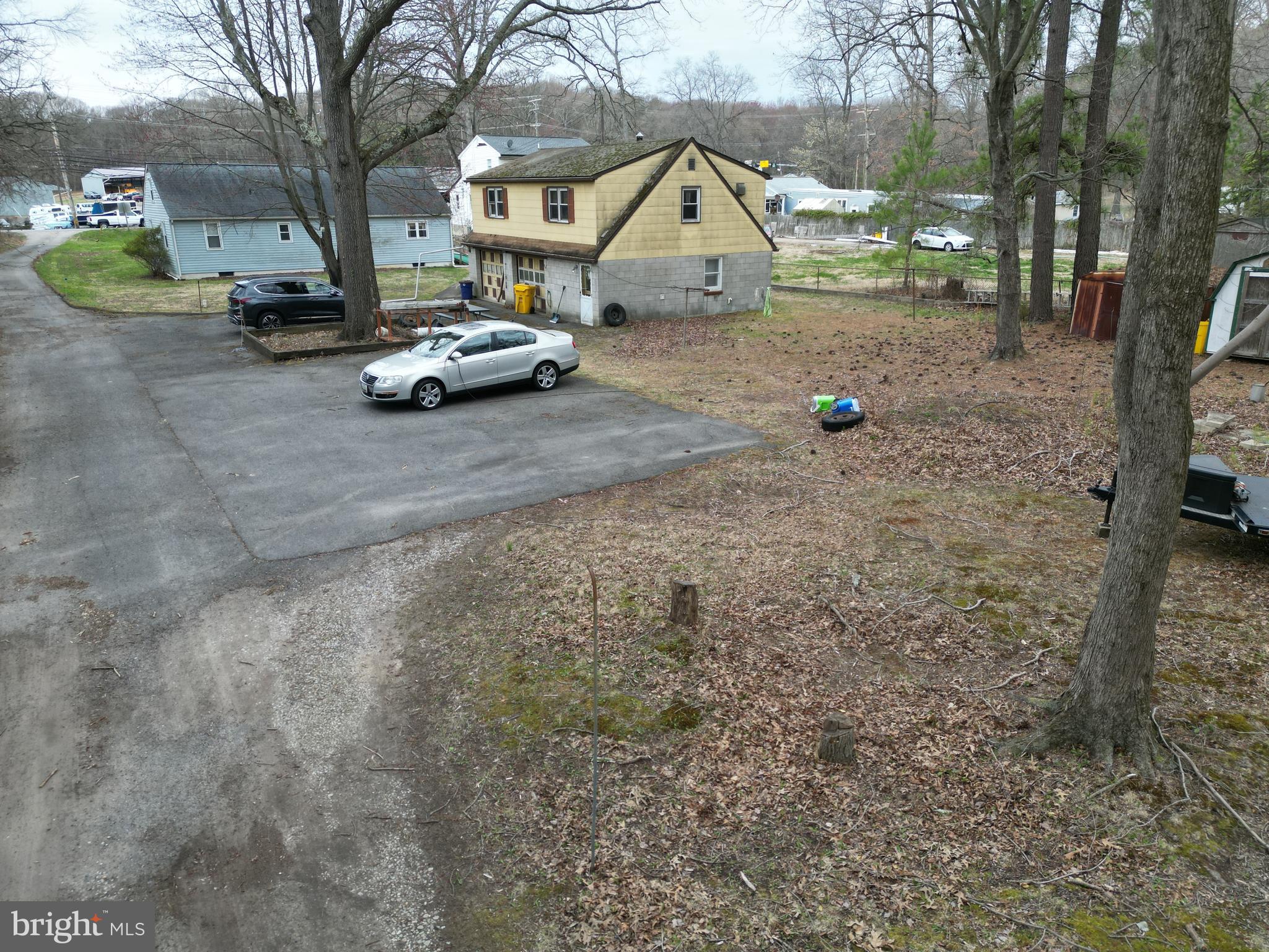 LAKE SHORE - Residential