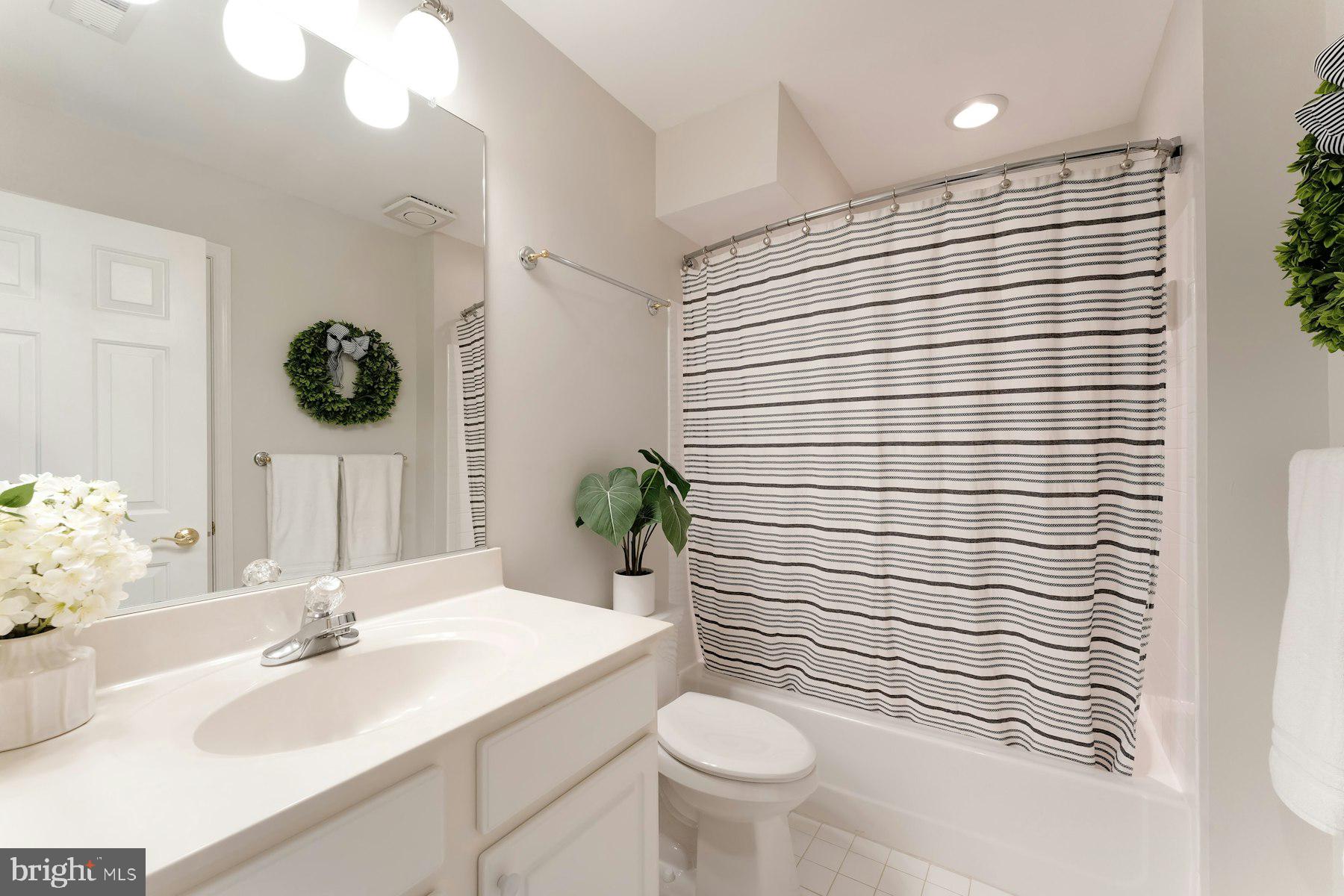 EDWARDS LANDING - Residential