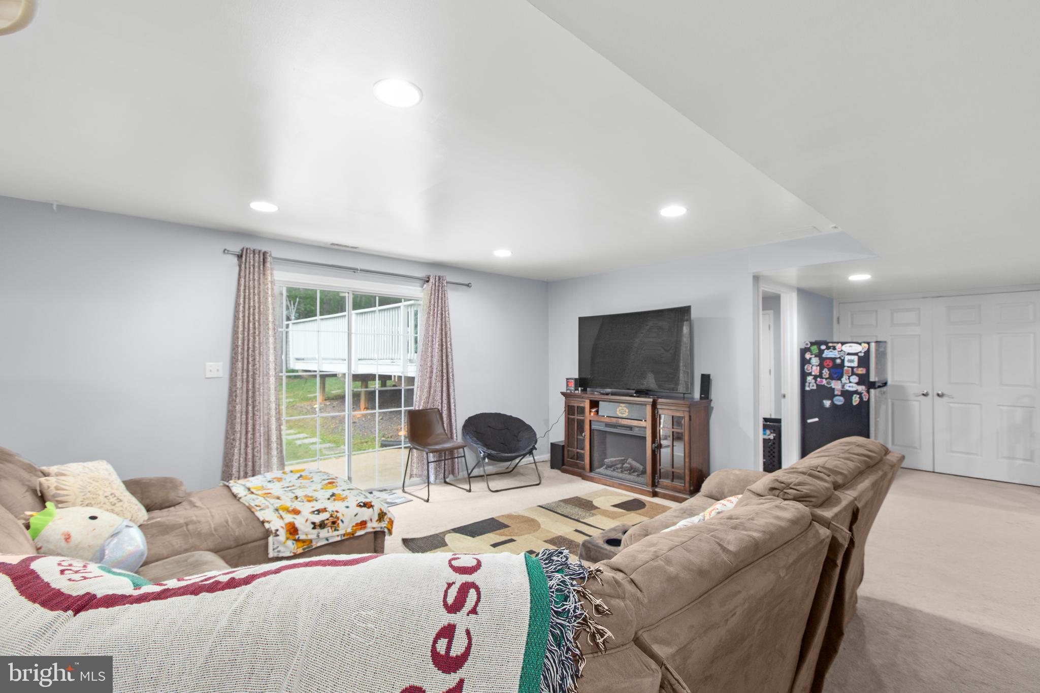 FOX CHASE - Residential