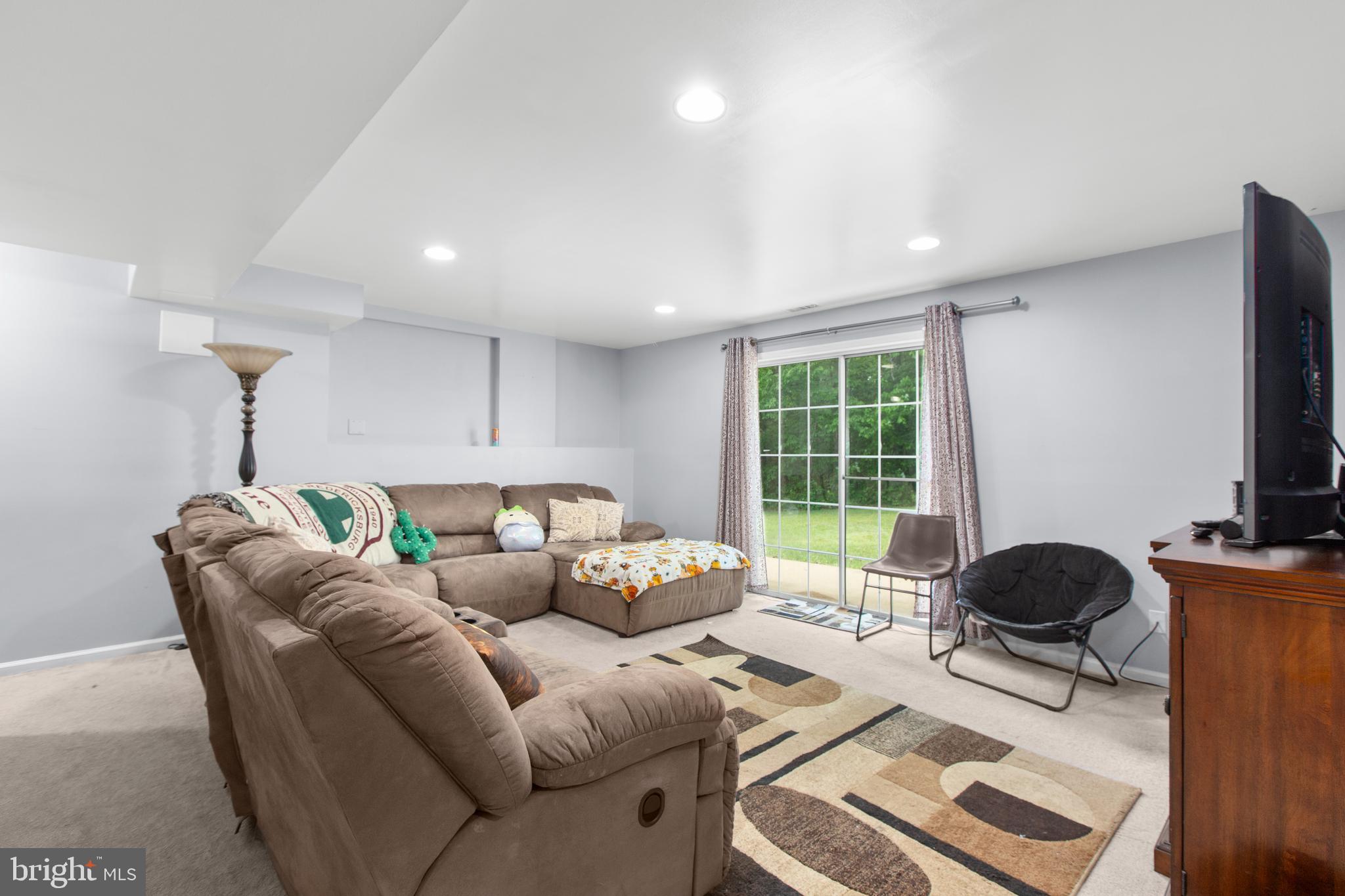 FOX CHASE - Residential