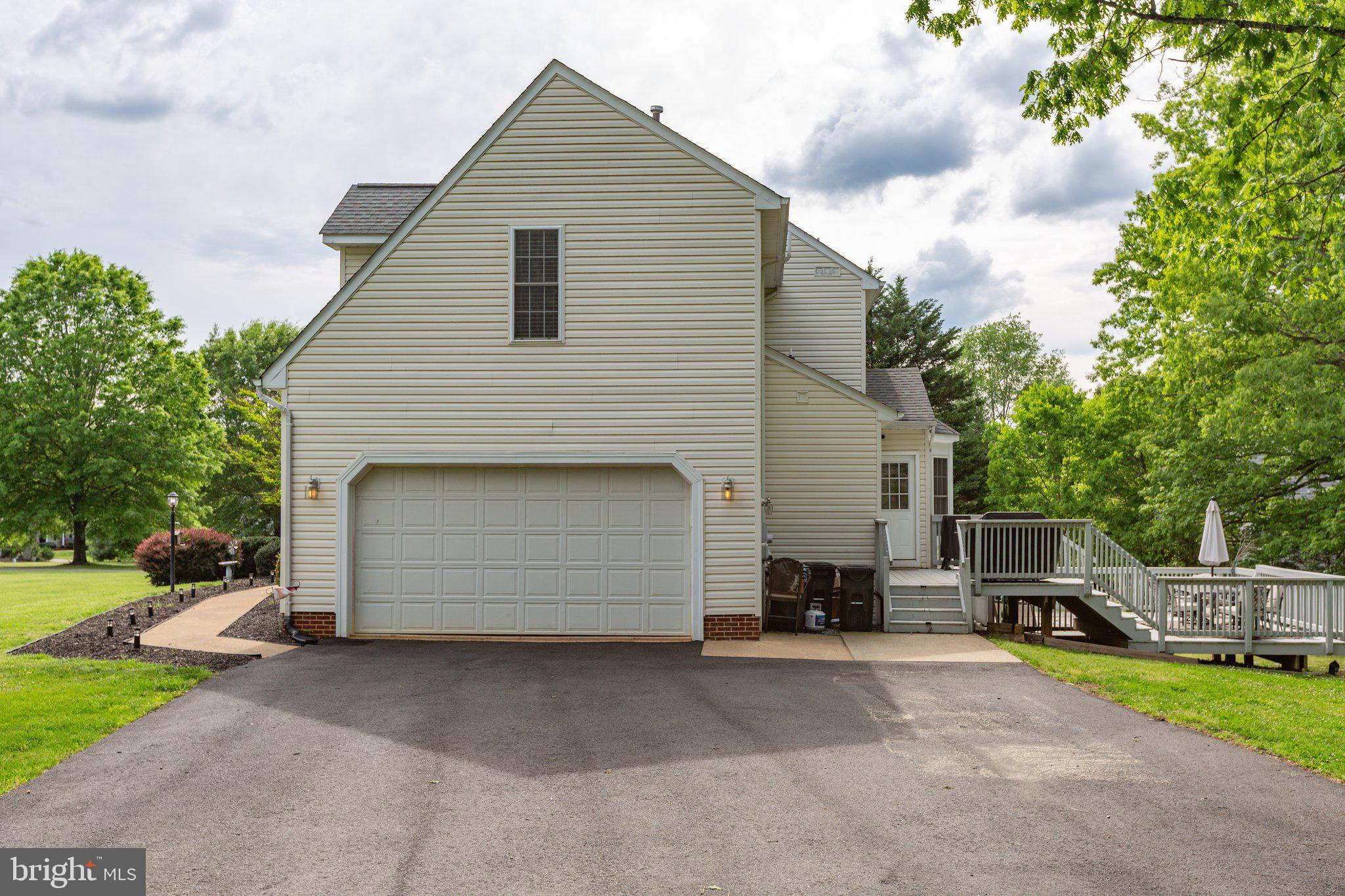 FOX CHASE - Residential