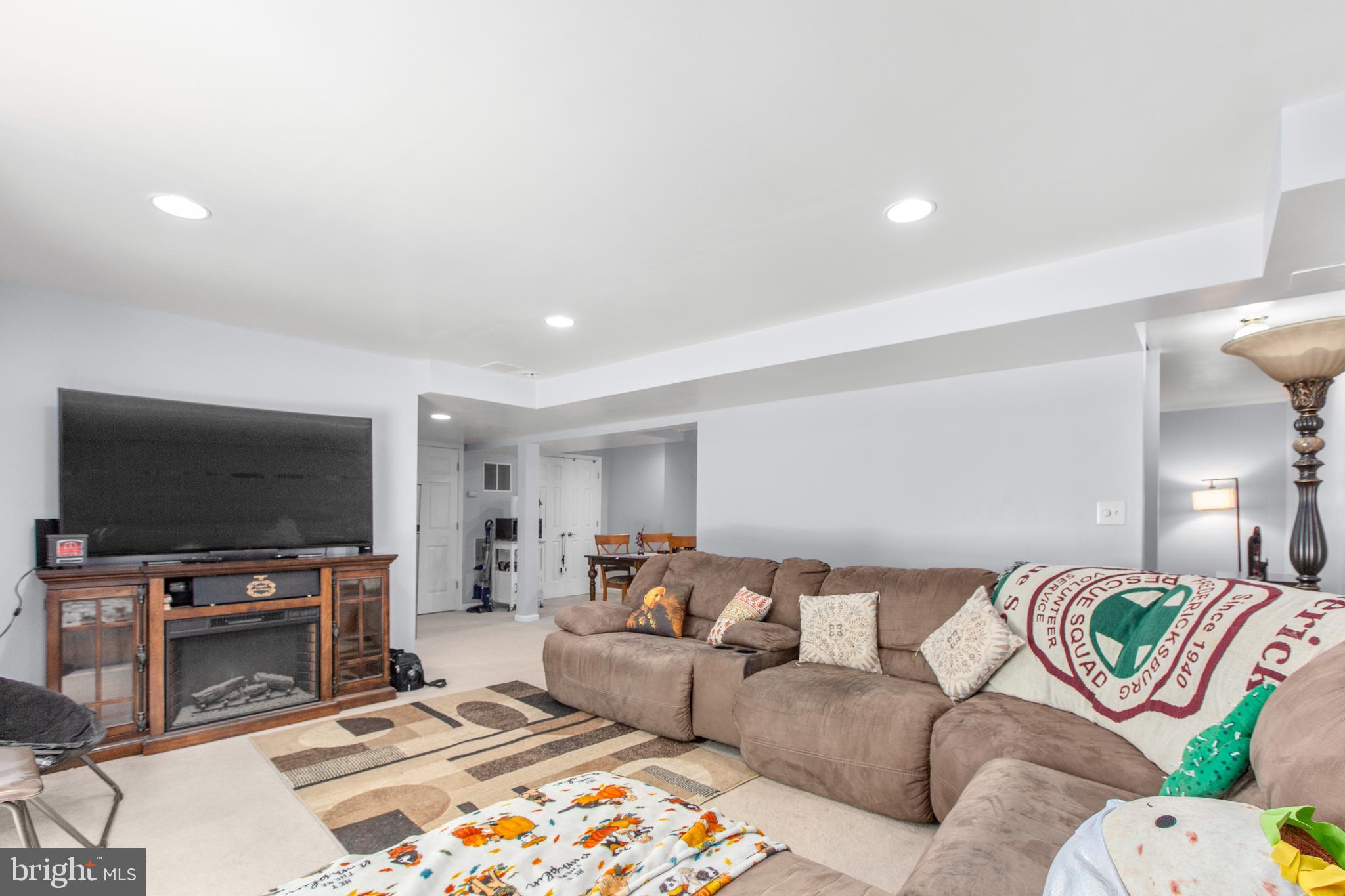 FOX CHASE - Residential