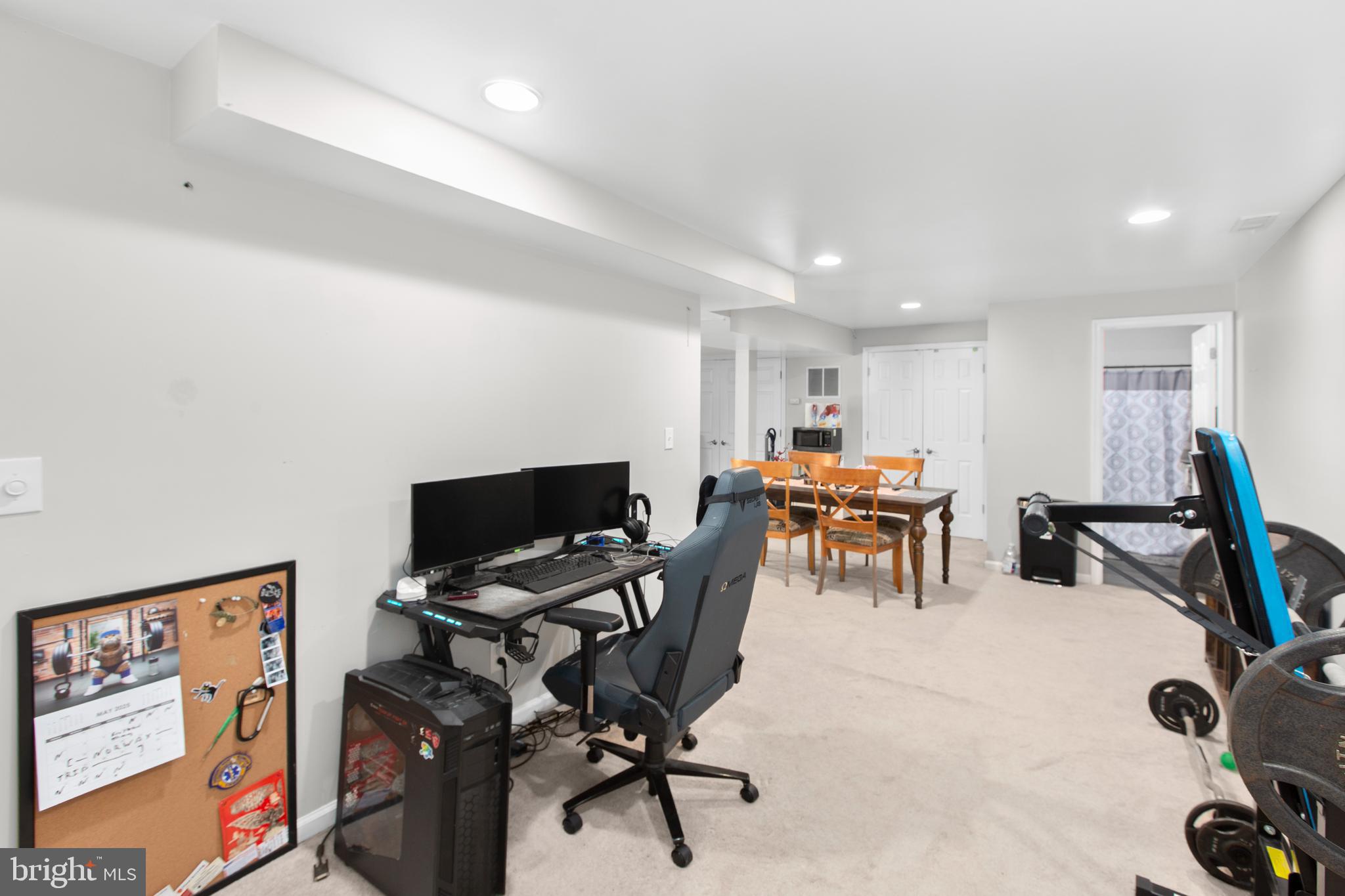 FOX CHASE - Residential