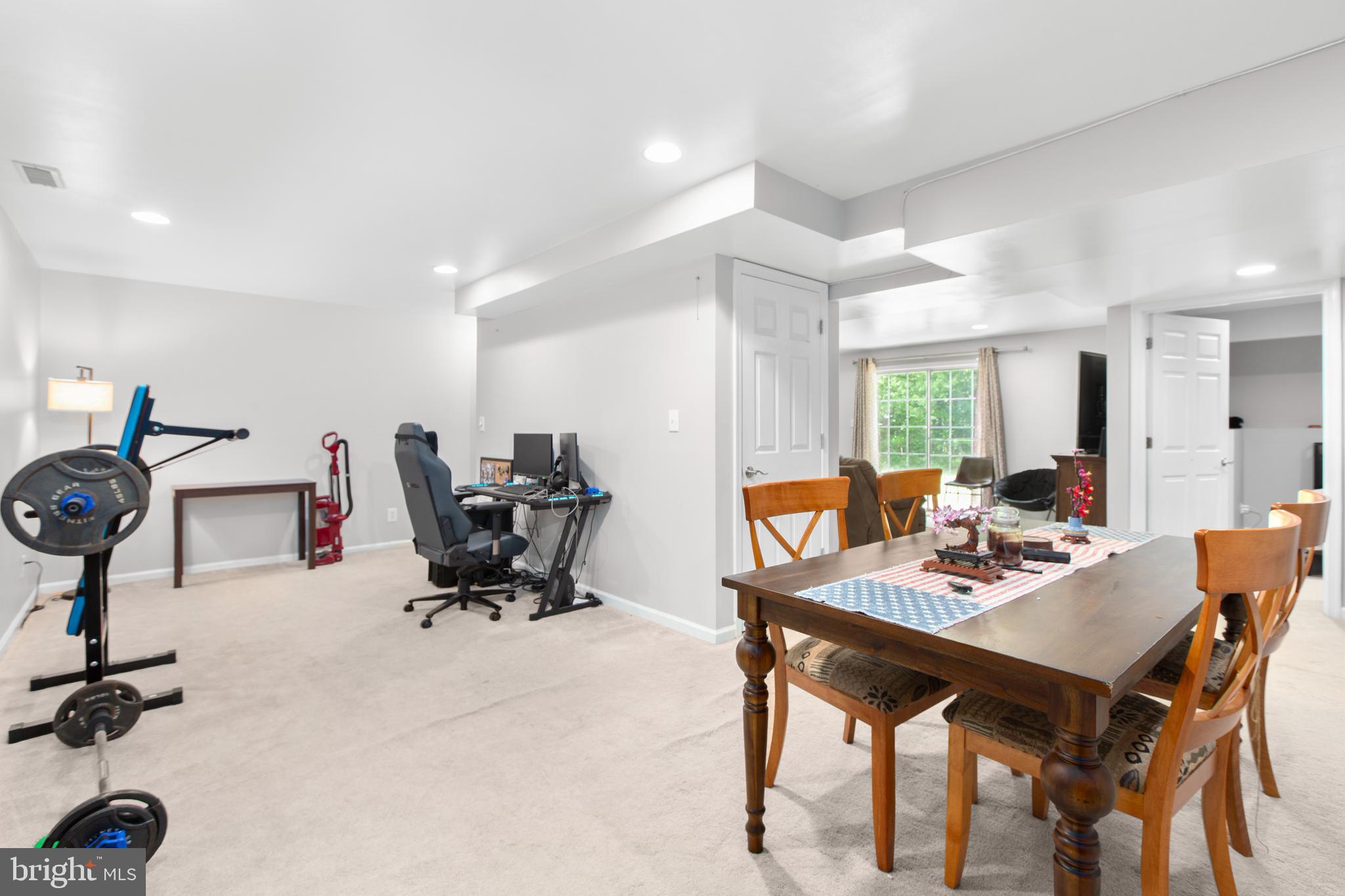 FOX CHASE - Residential