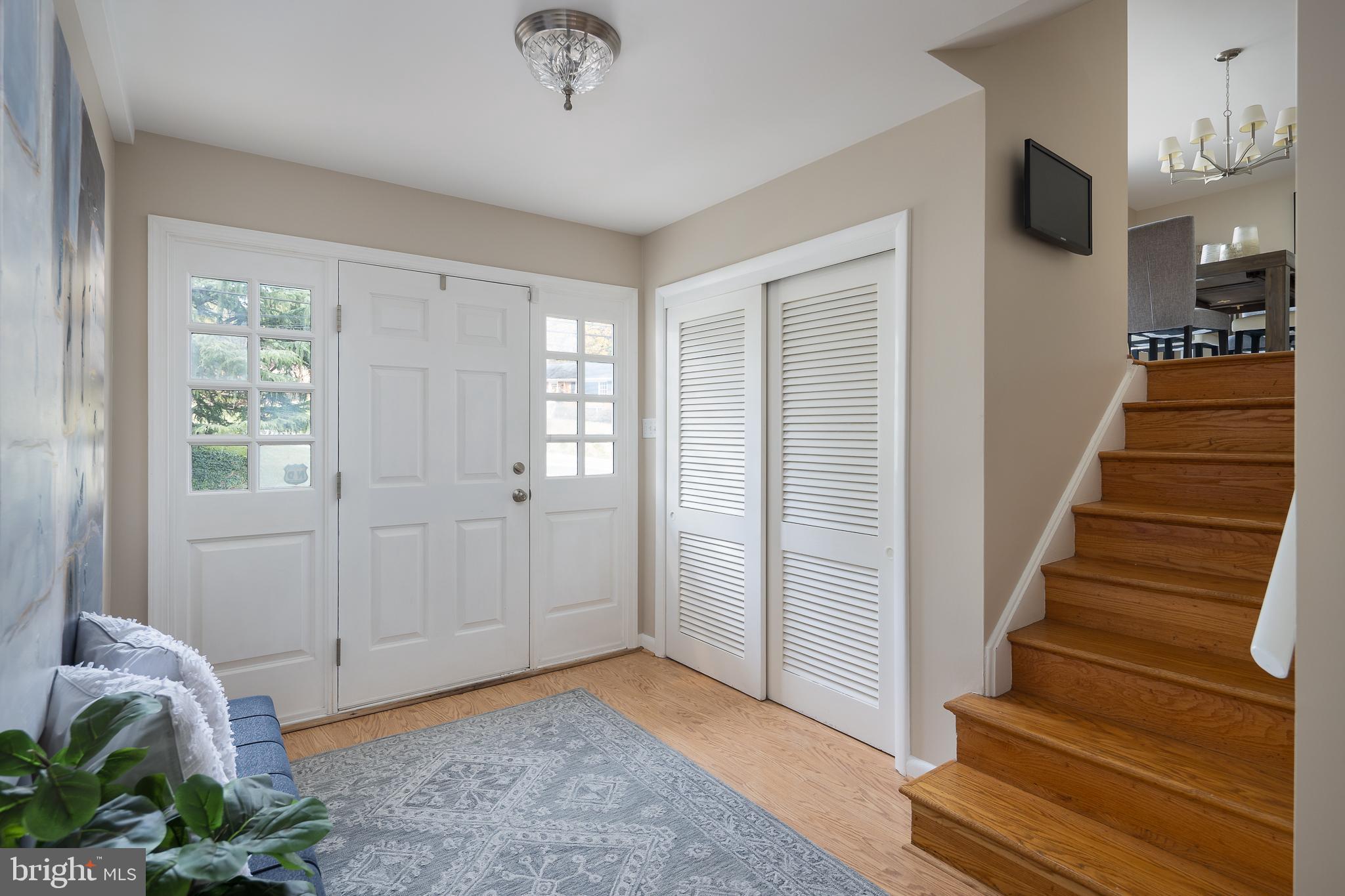 3654 N OAKLAND STREET