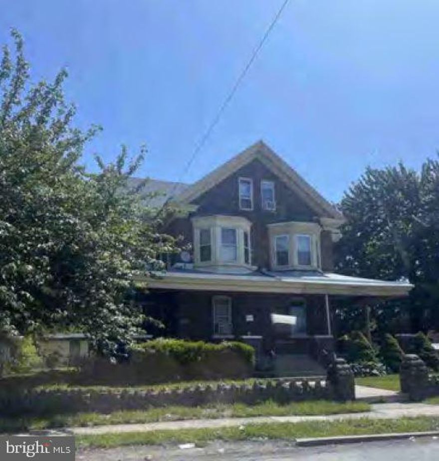 Great Opportunity to own this charming twin home. This home was built in 1890 and features 5 bedrooms and 2 bathrooms, with plenty of living space. ***SPECIAL NOTES: (1) This is a CASH ONLY transaction. (2) Seller to pay Taxes, HOA, and Municipal/Utility Liens. (3) Please read the Auction disclaimers carefully before placing a bid or submitting an offer. ***