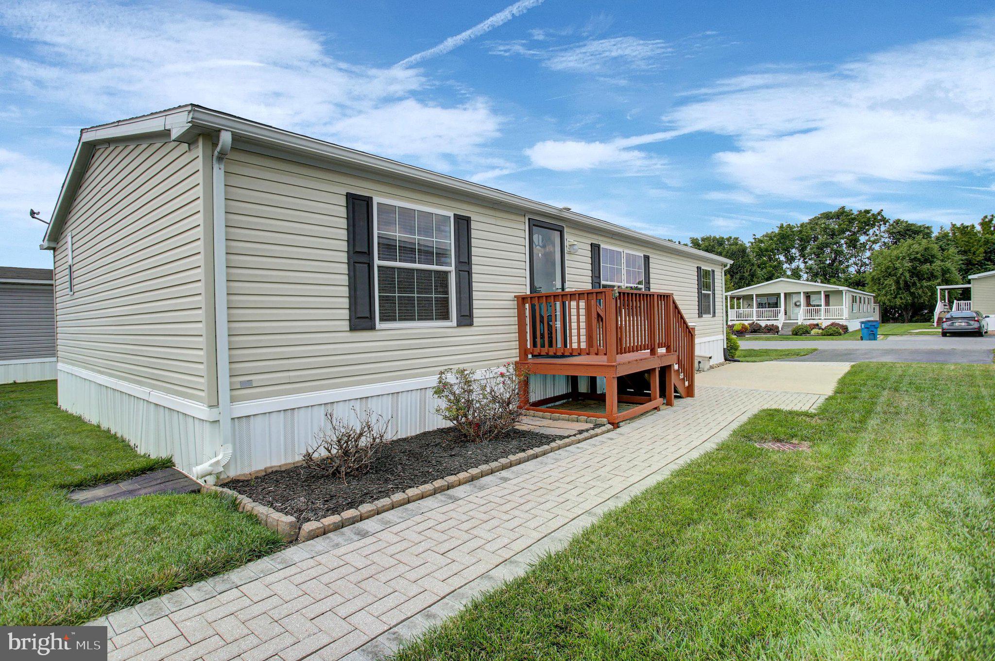 16935 LONGFELLOW CT