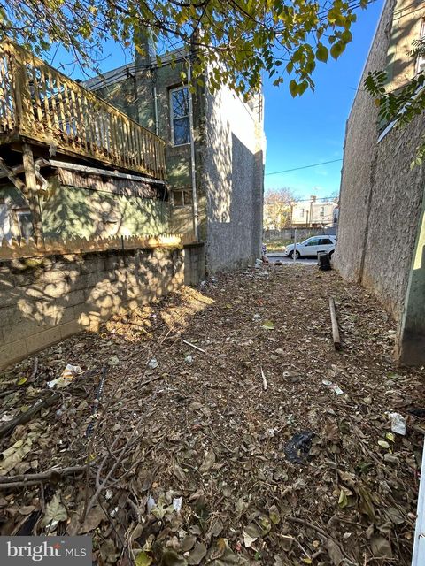 1528 S LECOUNT STREET PHILADELPHIA PA 19146