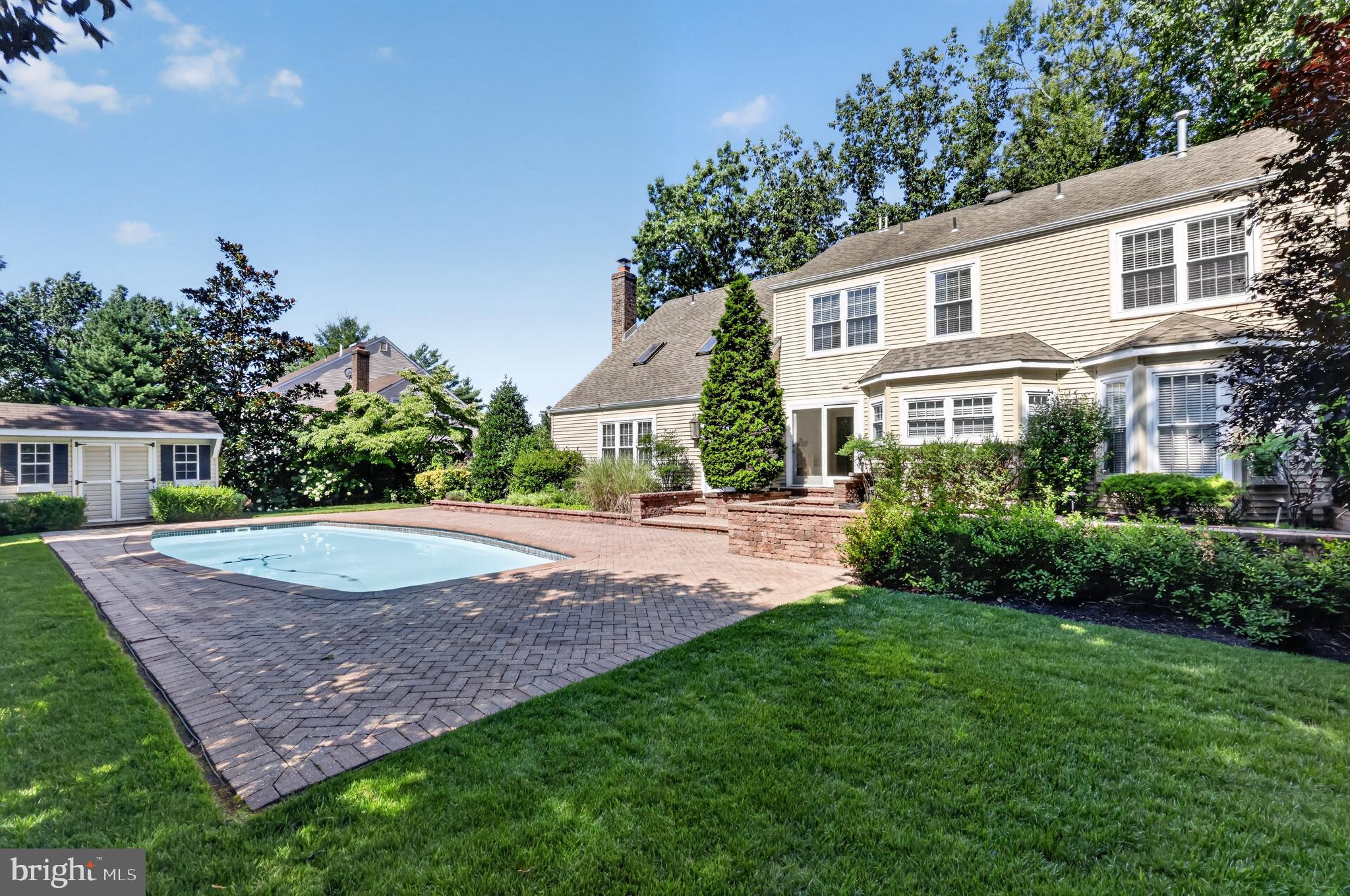 18 BURNHAM LANE