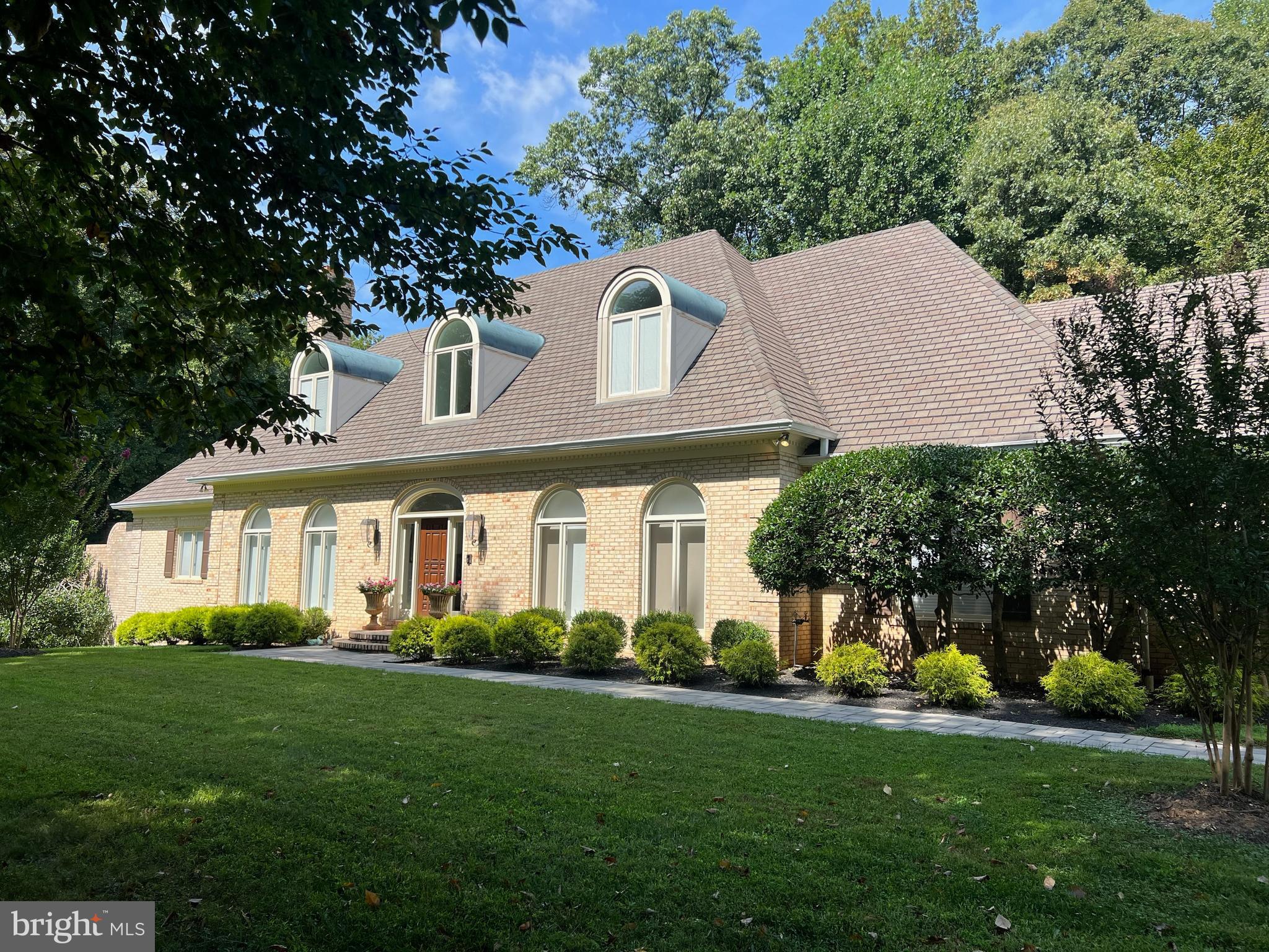 FALCONHURST - Residential