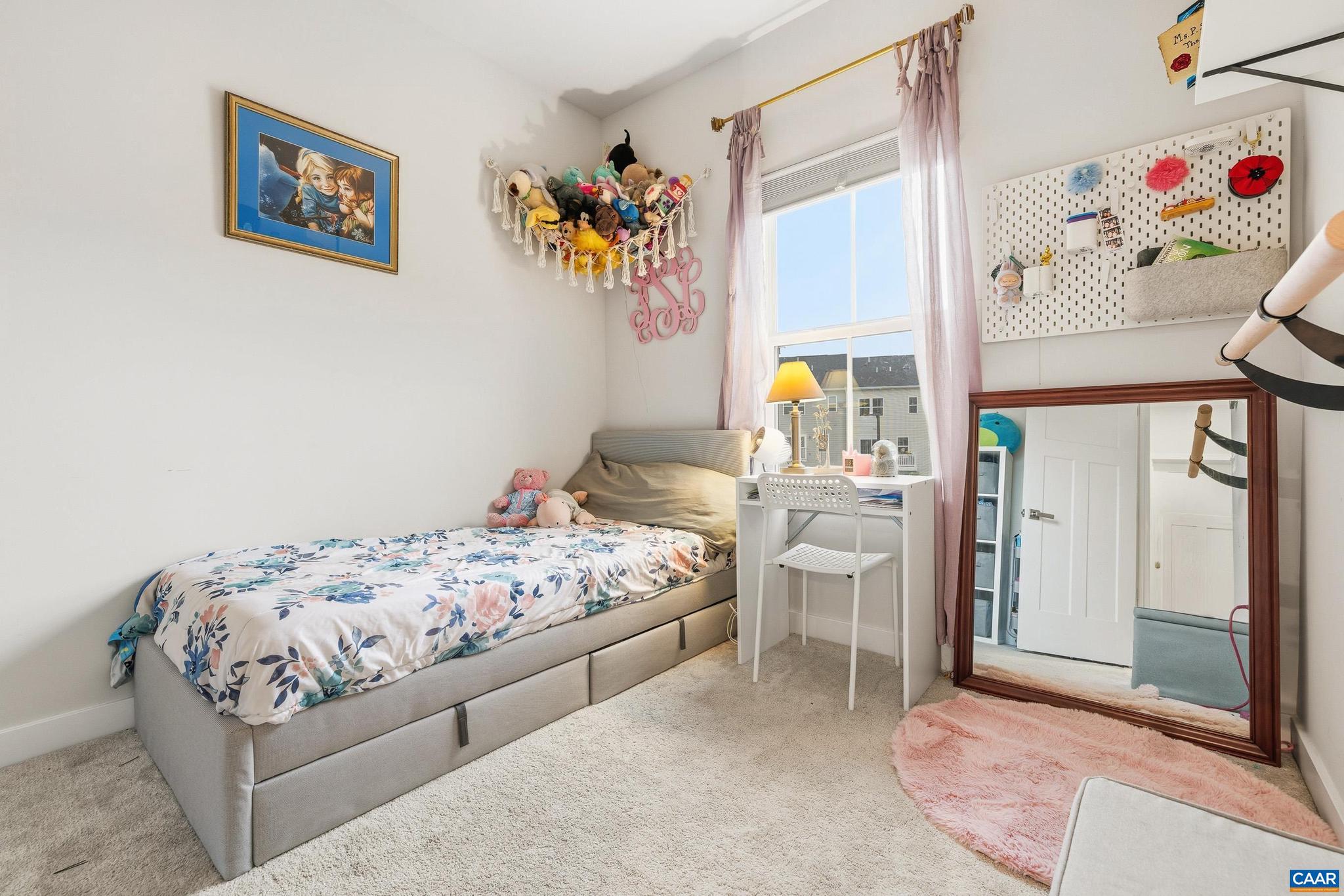 FOREST LAKES - Residential