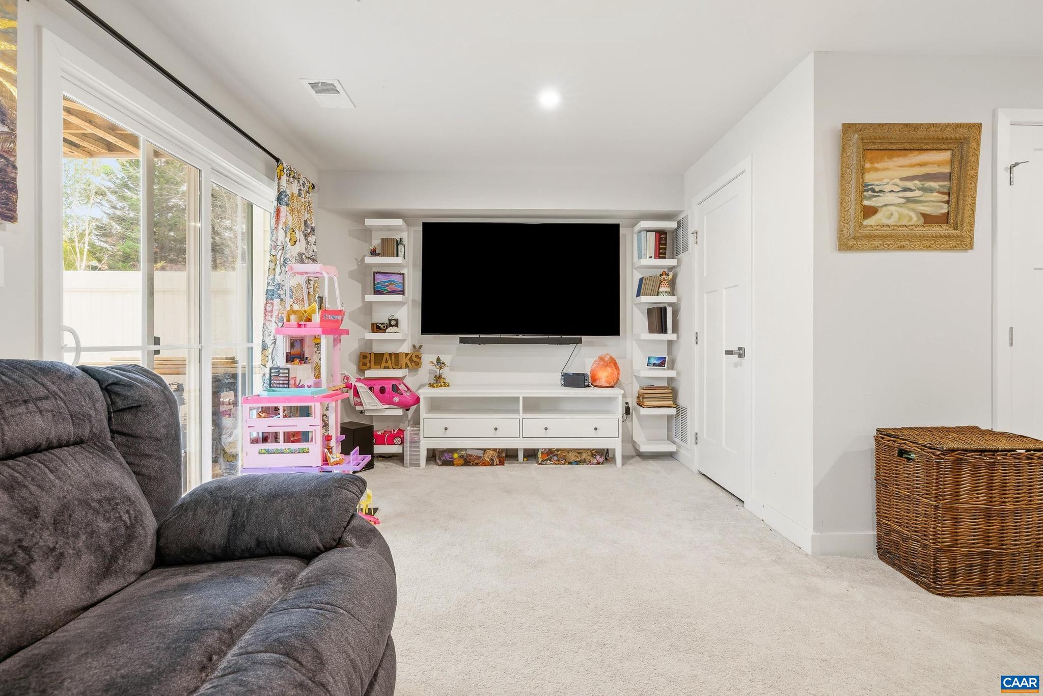 FOREST LAKES - Residential