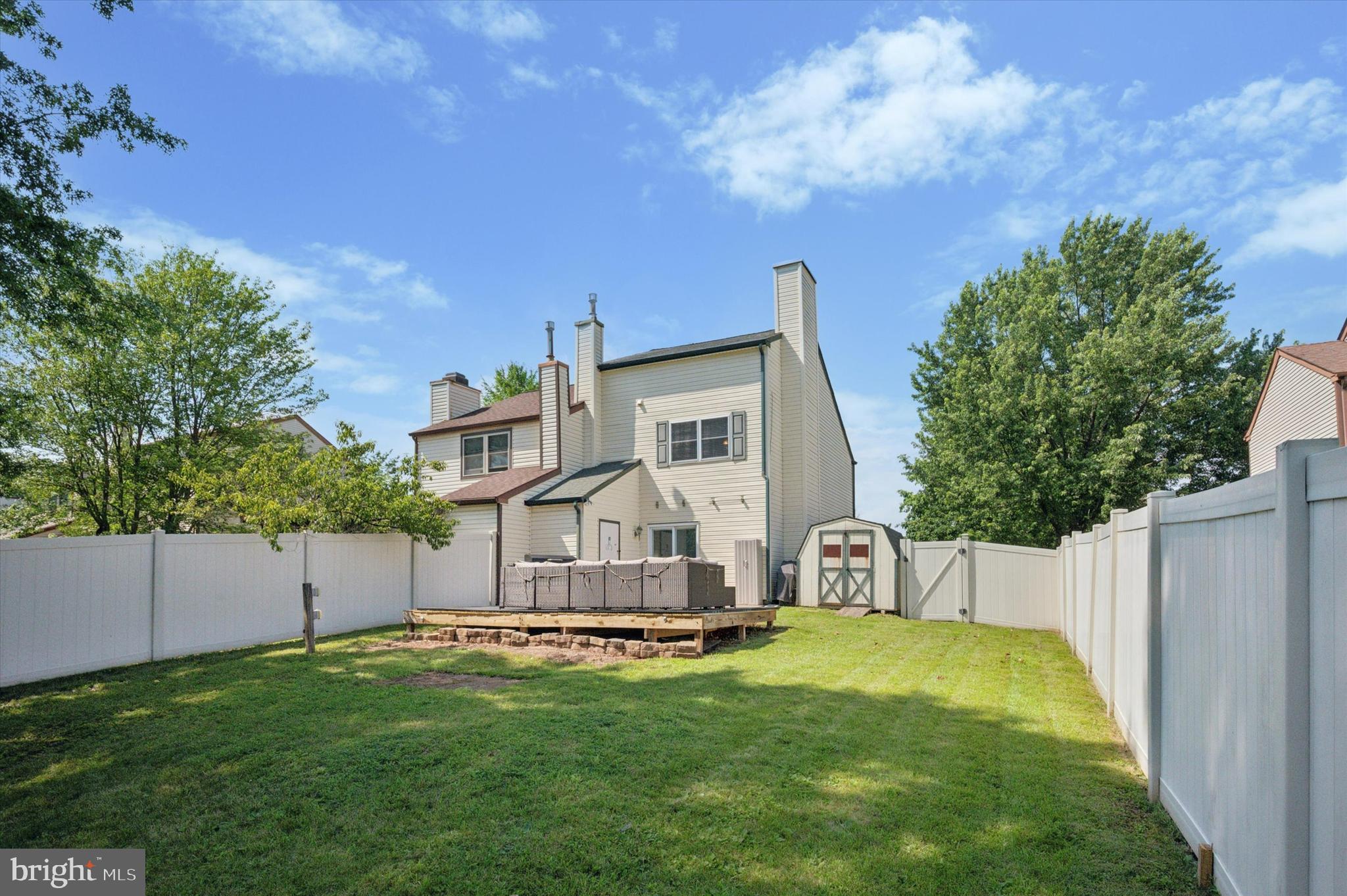 LAUREL HILLS - Residential