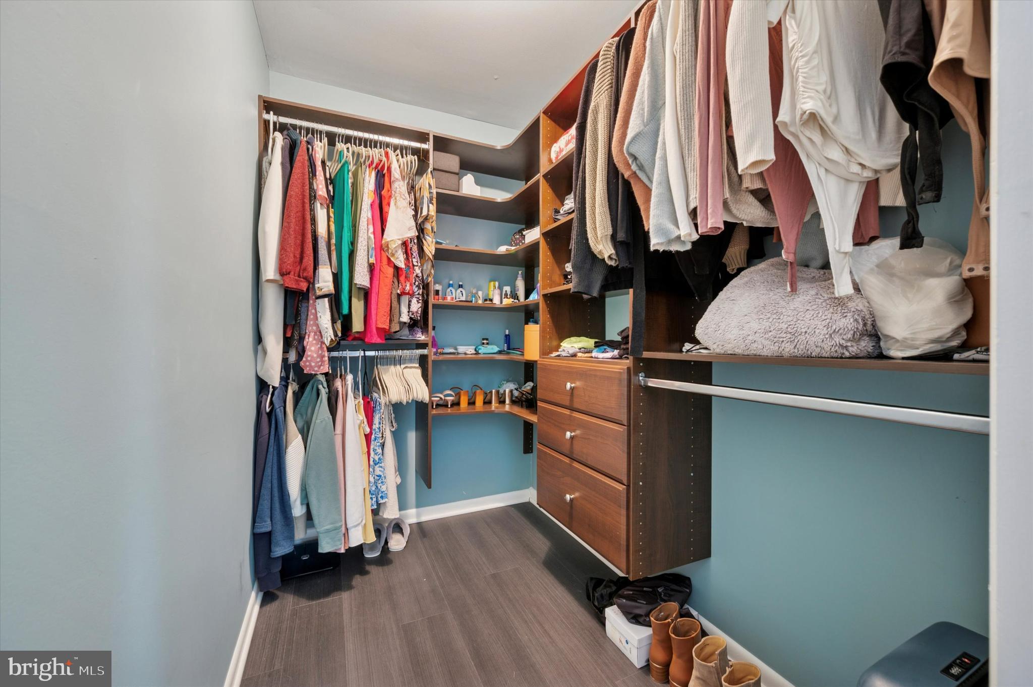 LAUREL HILLS - Residential