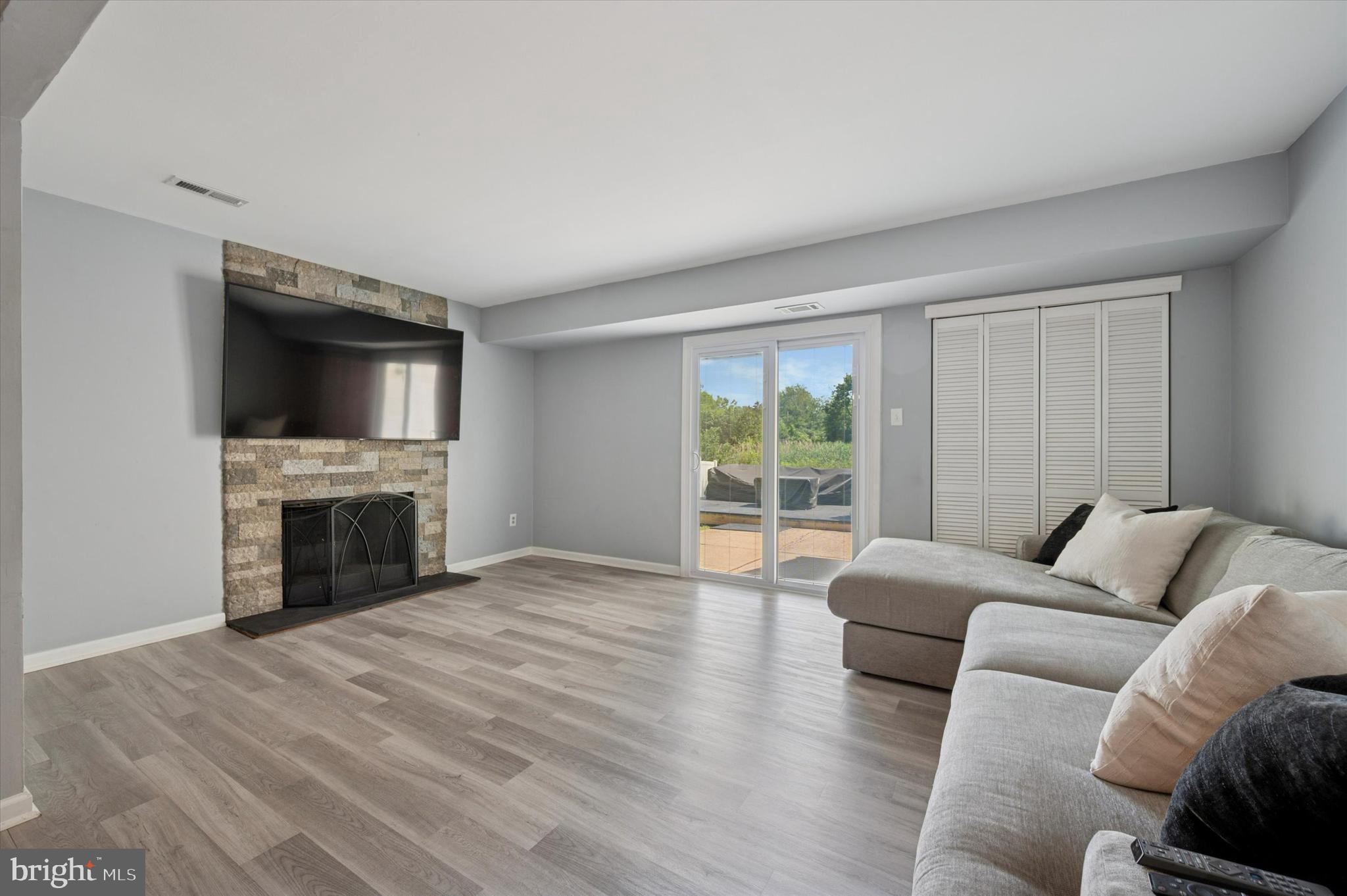 LAUREL HILLS - Residential