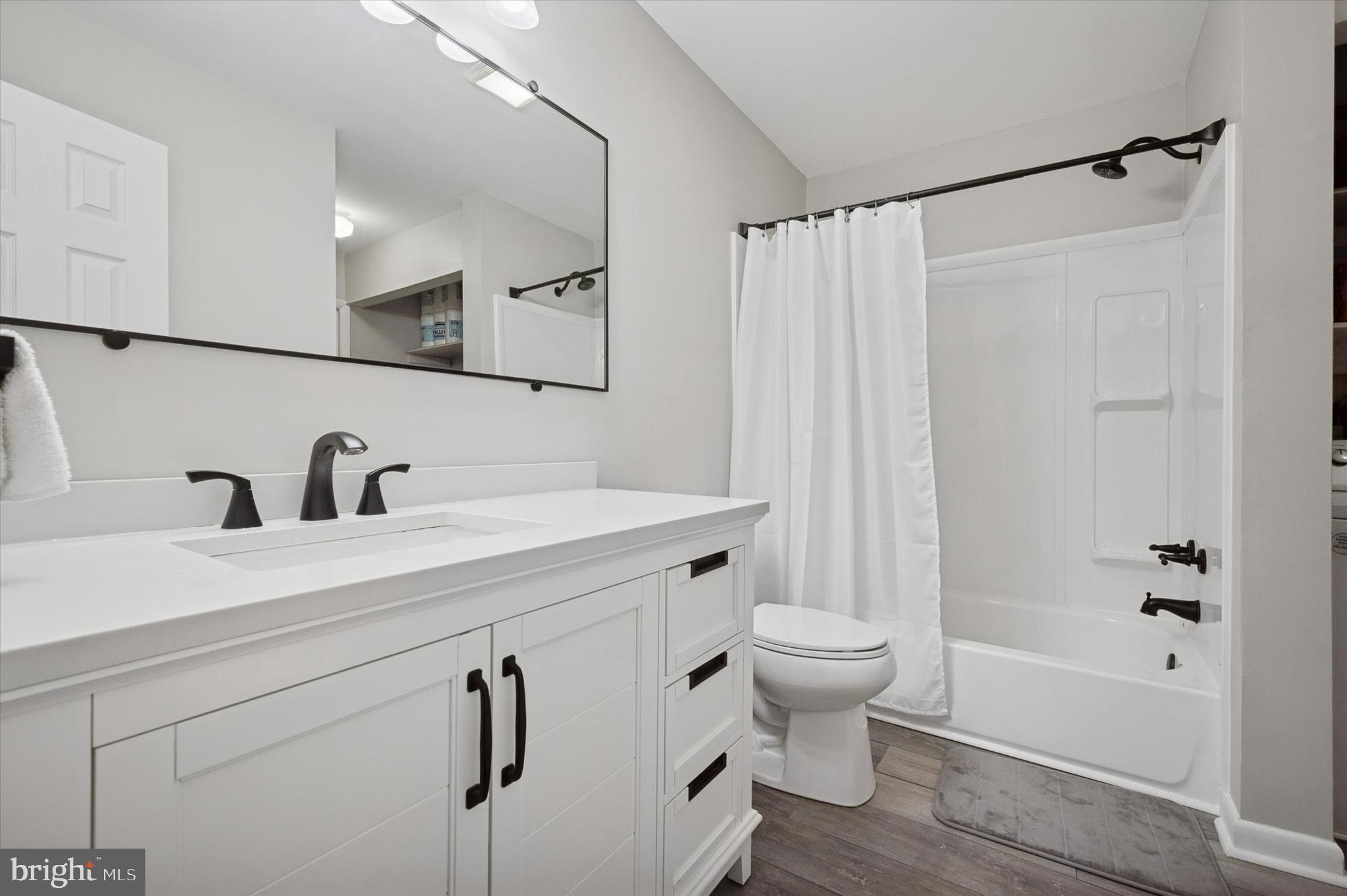 LAUREL HILLS - Residential