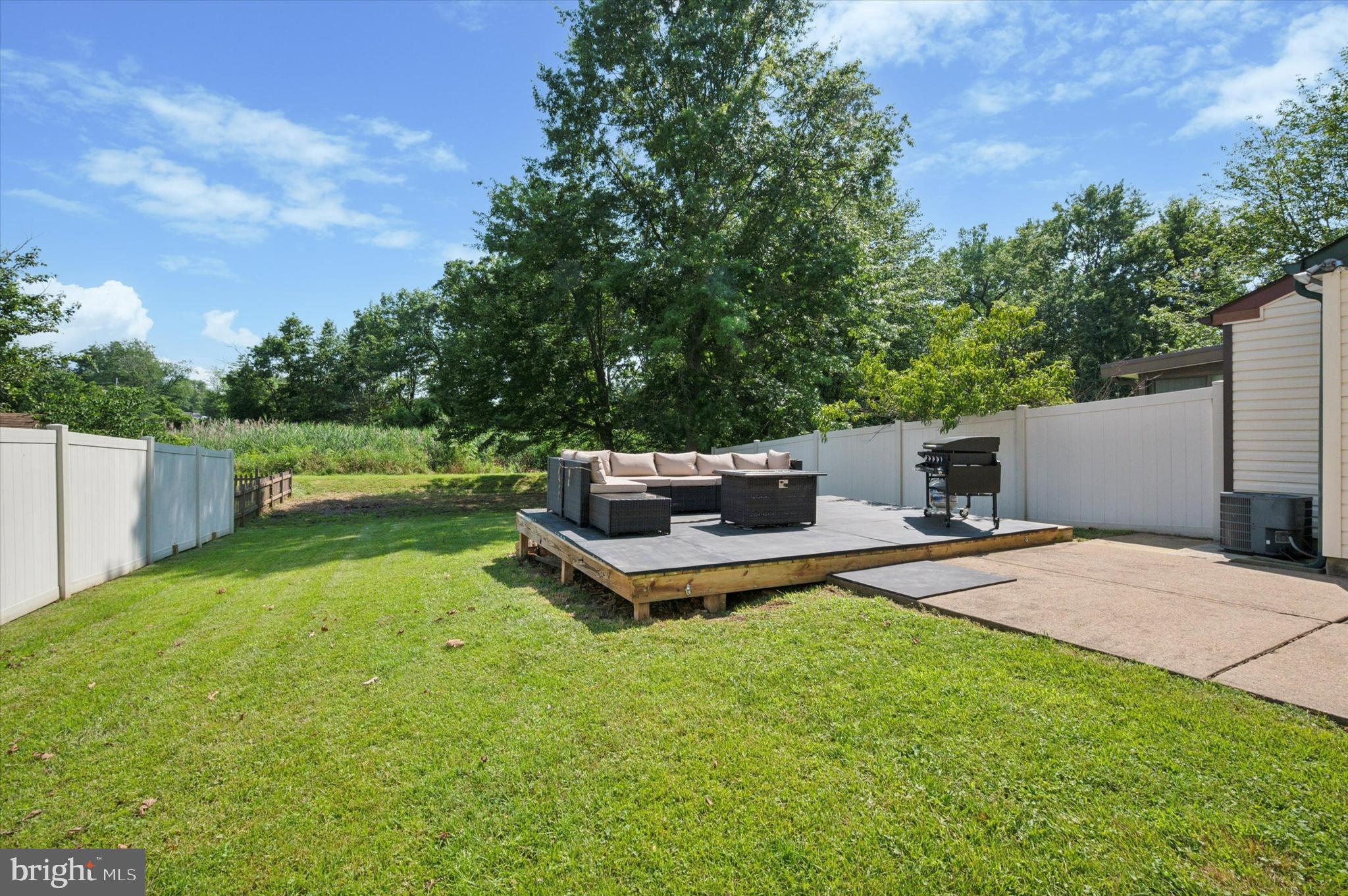 LAUREL HILLS - Residential