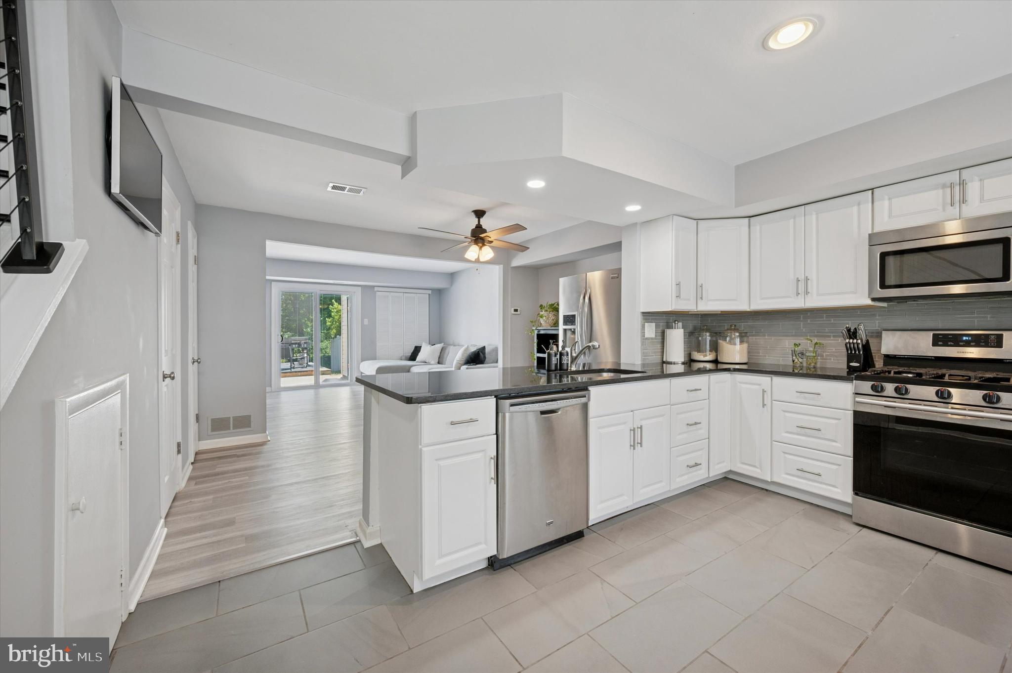 LAUREL HILLS - Residential