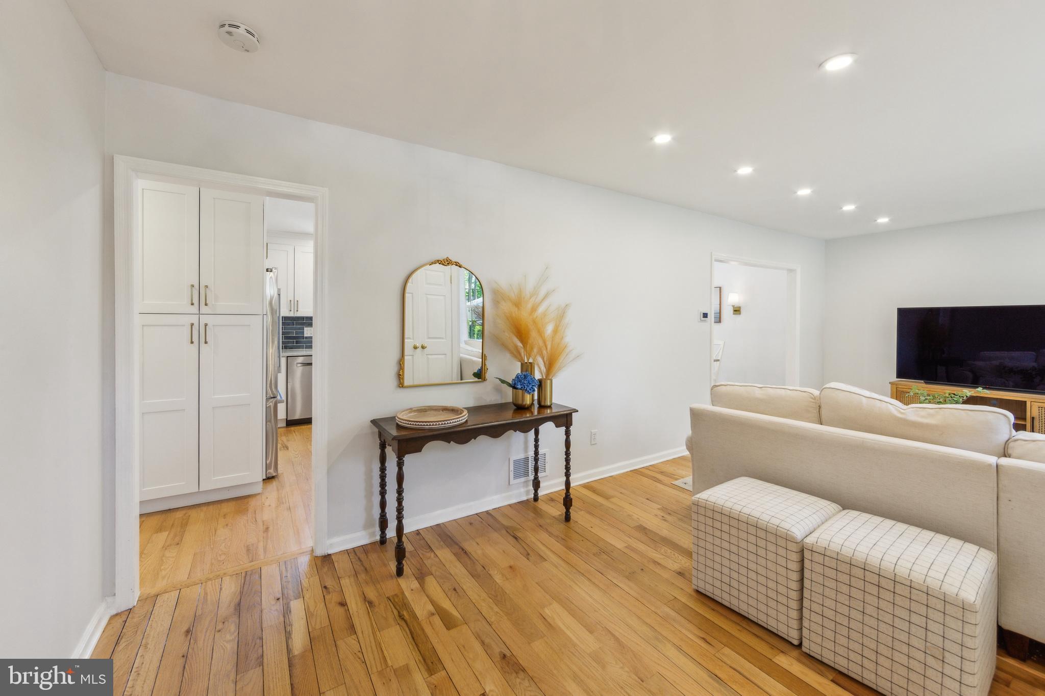 19 OAK HILL CIRCLE