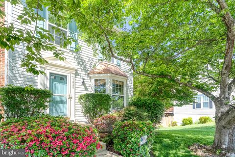 Photo of 7030 Rogue Forest Lane, GAINESVILLE, VA 20155 (MLS # VAPW2118998)