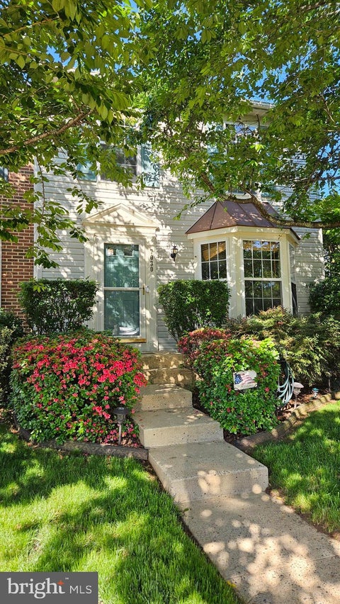 Photo of 7030 Rogue Forest Lane, GAINESVILLE, VA 20155 (MLS # VAPW2118998)