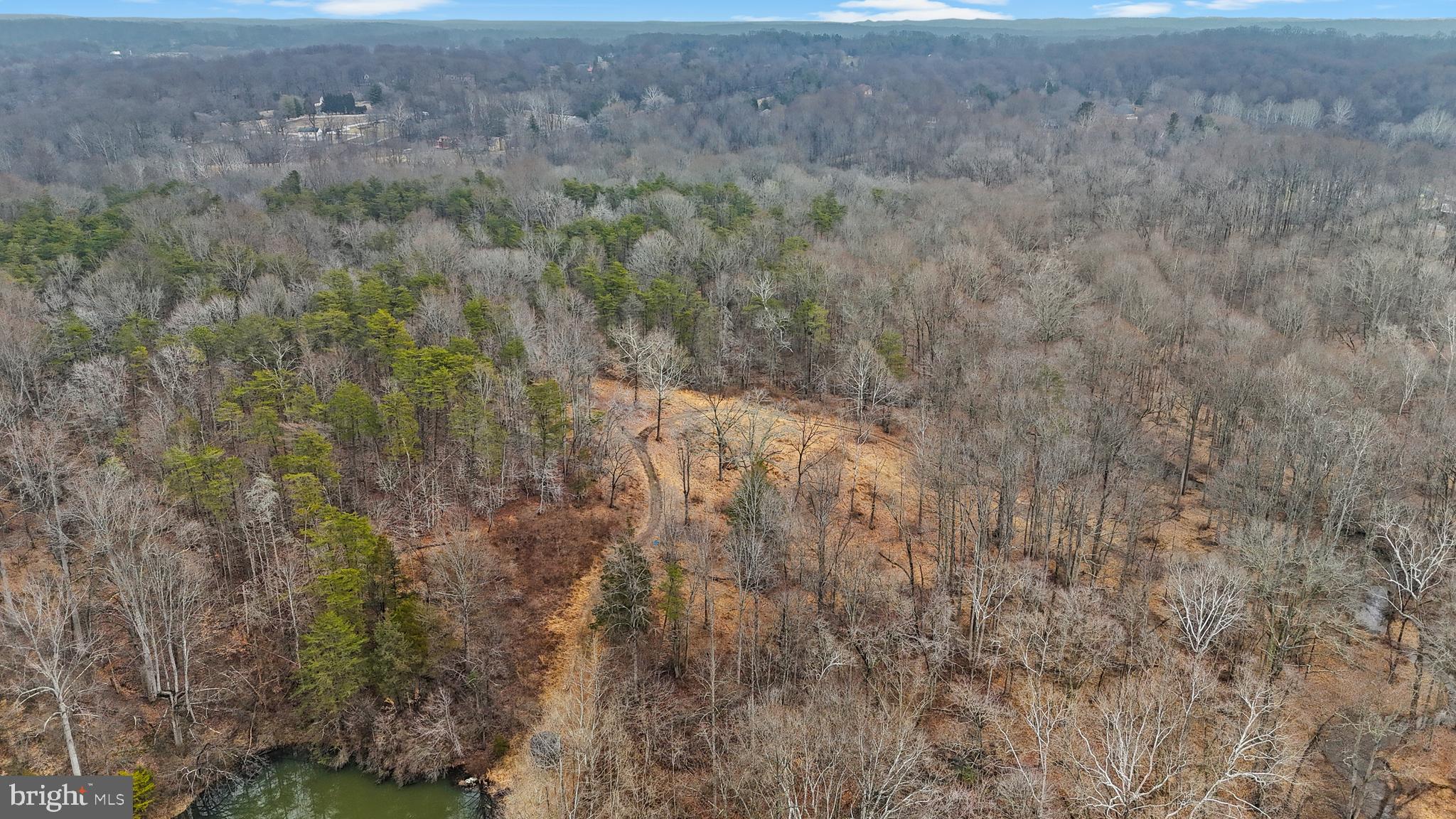 SOUTHERN KNOLL FARMS - Land