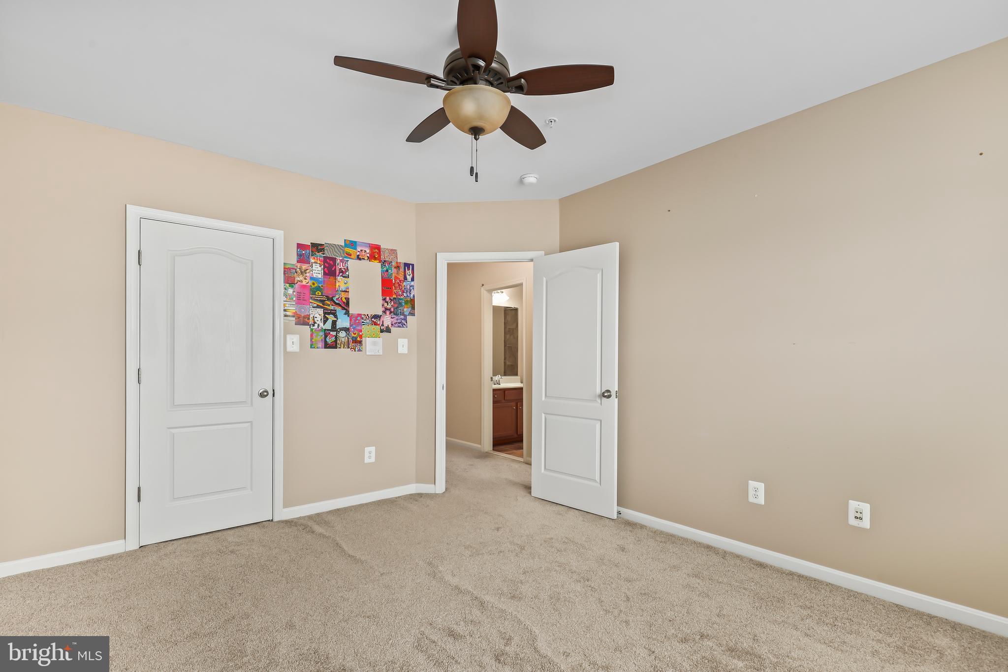 LANSDOWNE TOWN CENTER - Residential