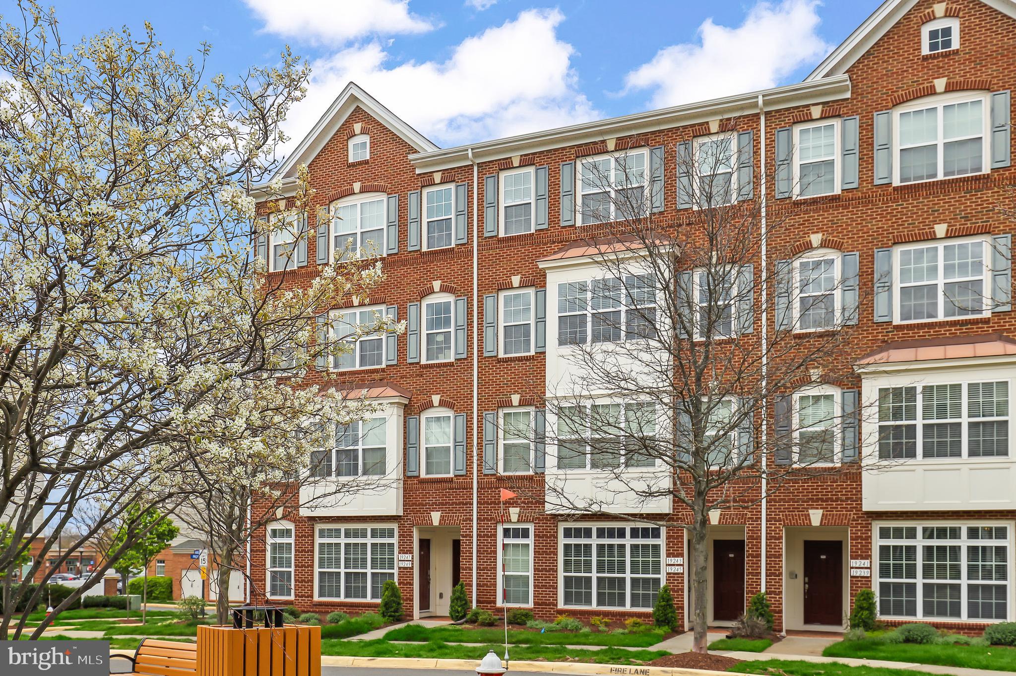 LANSDOWNE TOWN CENTER - Residential