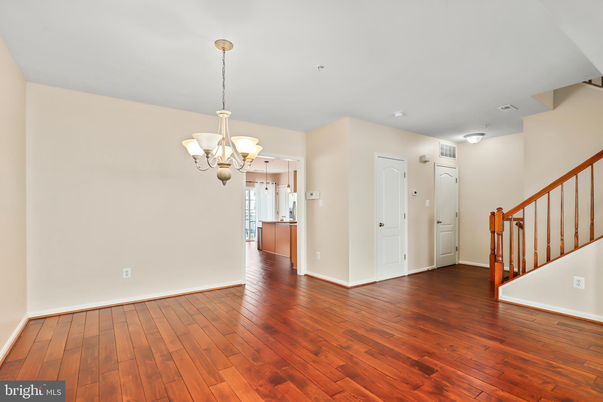 LANSDOWNE TOWN CENTER - Residential