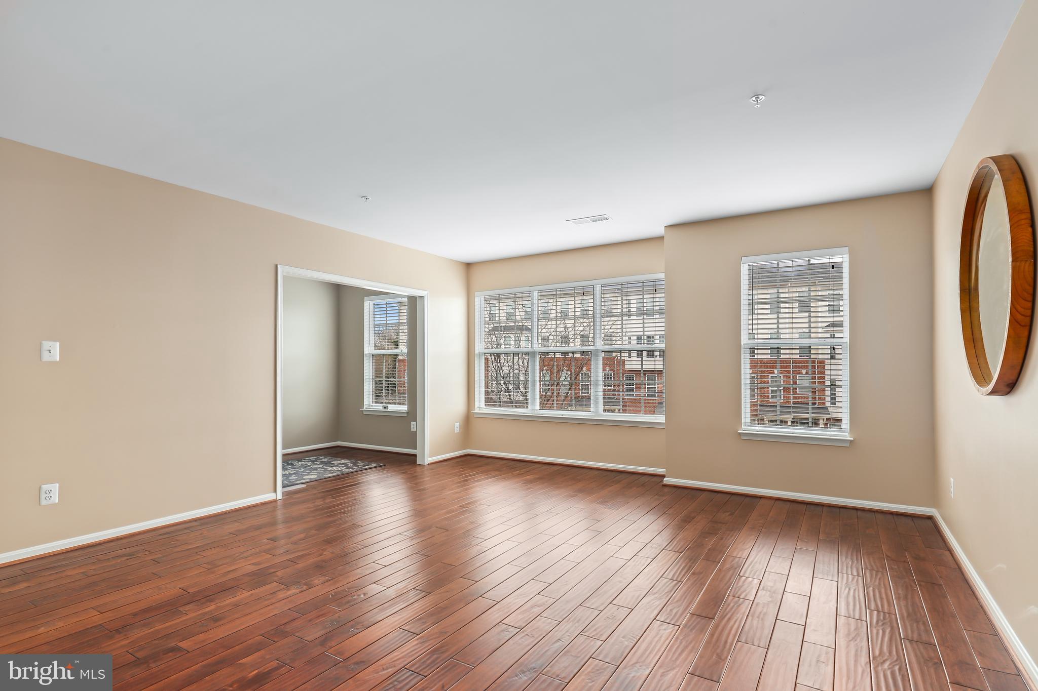 LANSDOWNE TOWN CENTER - Residential