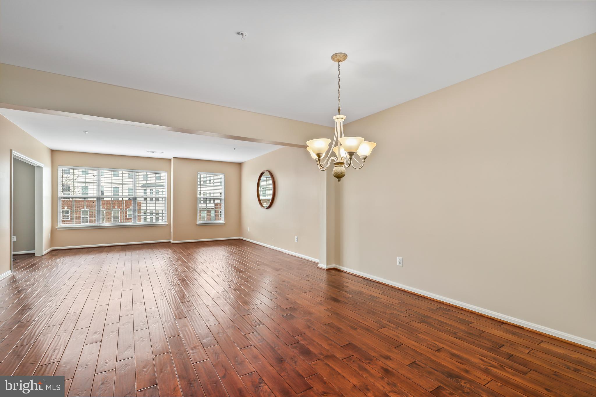 LANSDOWNE TOWN CENTER - Residential