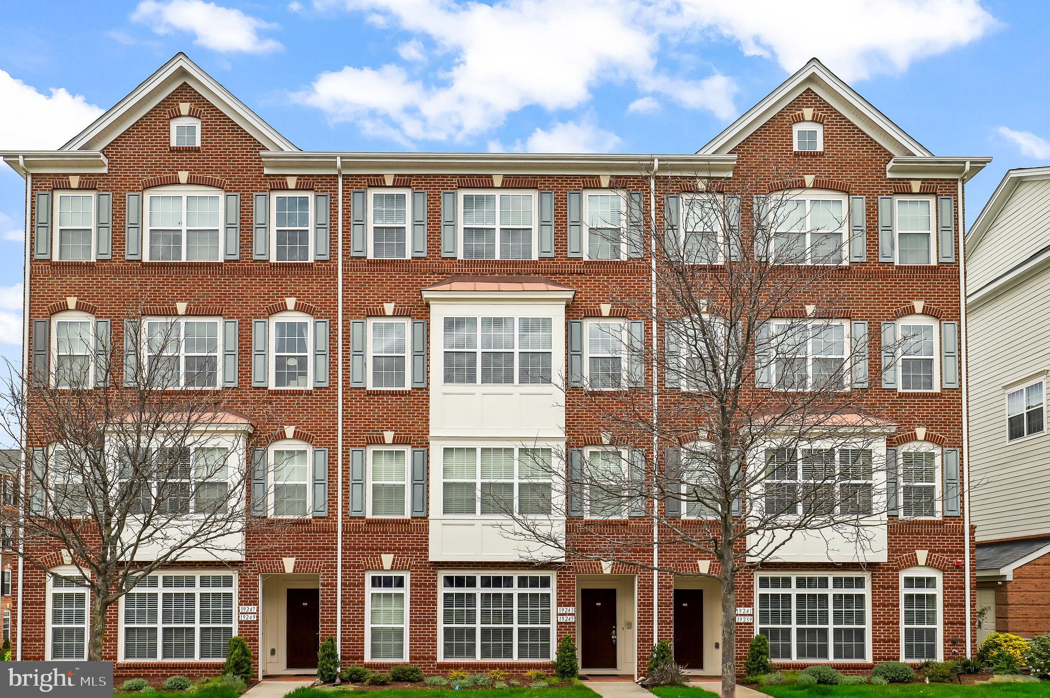 LANSDOWNE TOWN CENTER - Residential