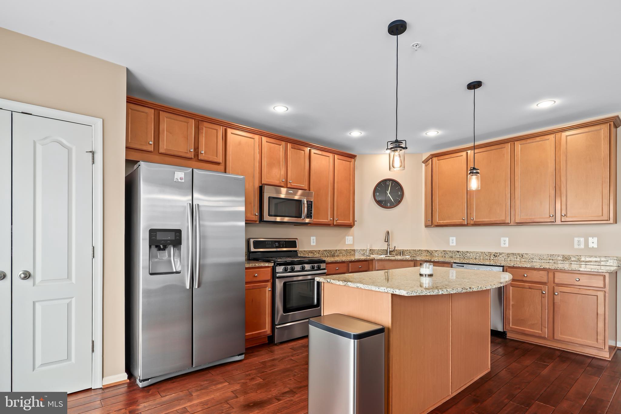 LANSDOWNE TOWN CENTER - Residential